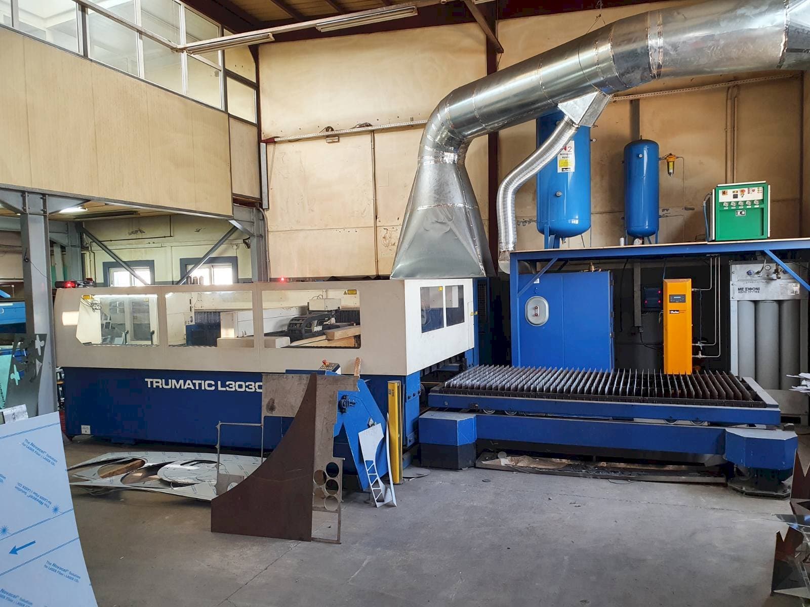 Vooraanzicht  van Trumpf Trumatic L3030  machine