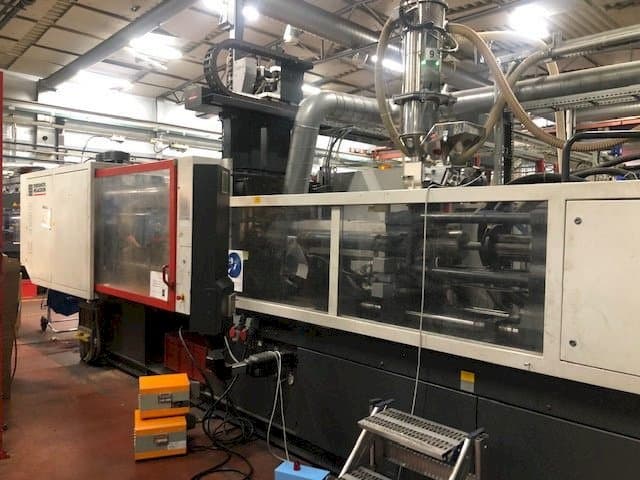 Vooraanzicht  van FERROMATIK MILACRON K320  machine