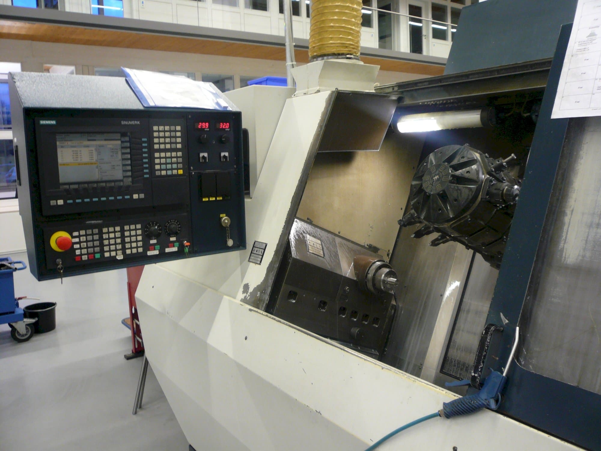 Vooraanzicht  van SPINNER TM  machine