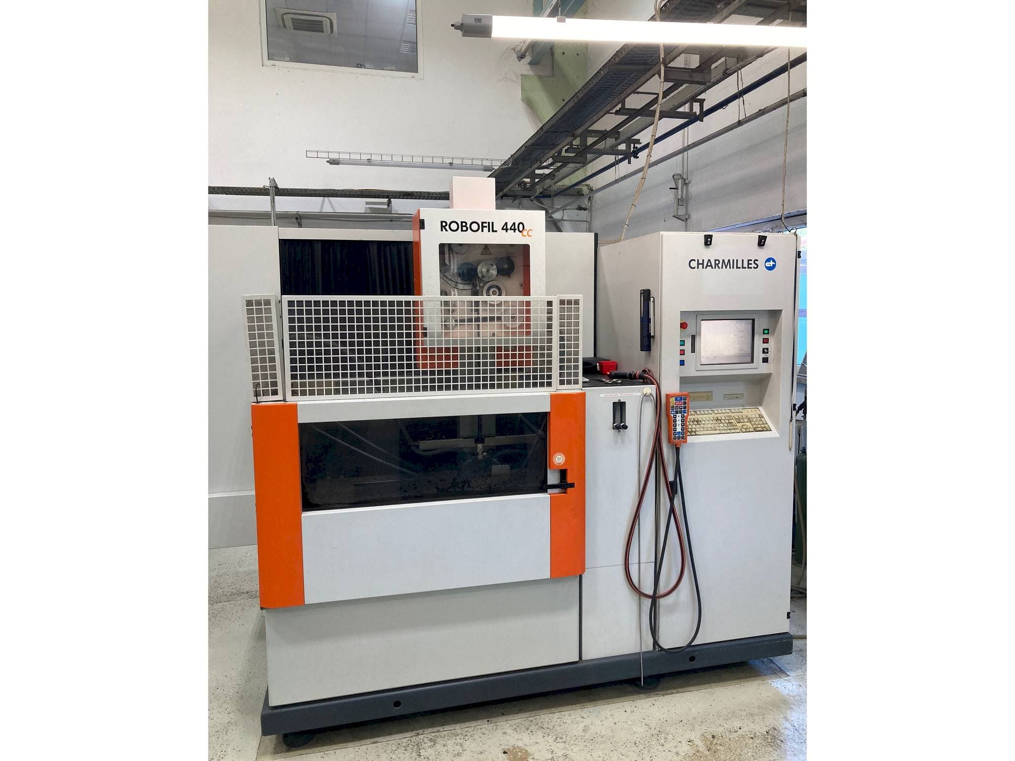 Vooraanzicht  van CHARMILLES Robofil 440 CC  machine