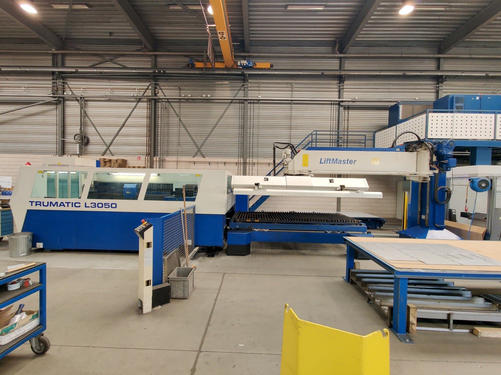 Vooraanzicht  van Trumpf Trumatic L3050 + Liftmaster  machine