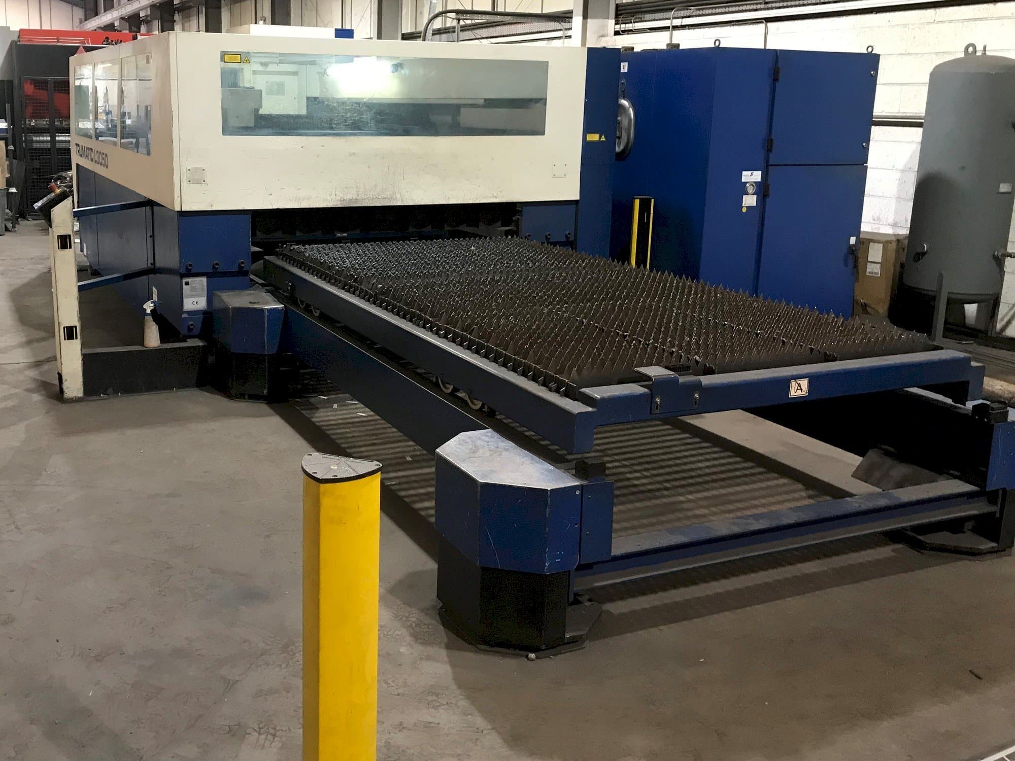 Vooraanzicht  van Trumpf Trumatic L3050  machine