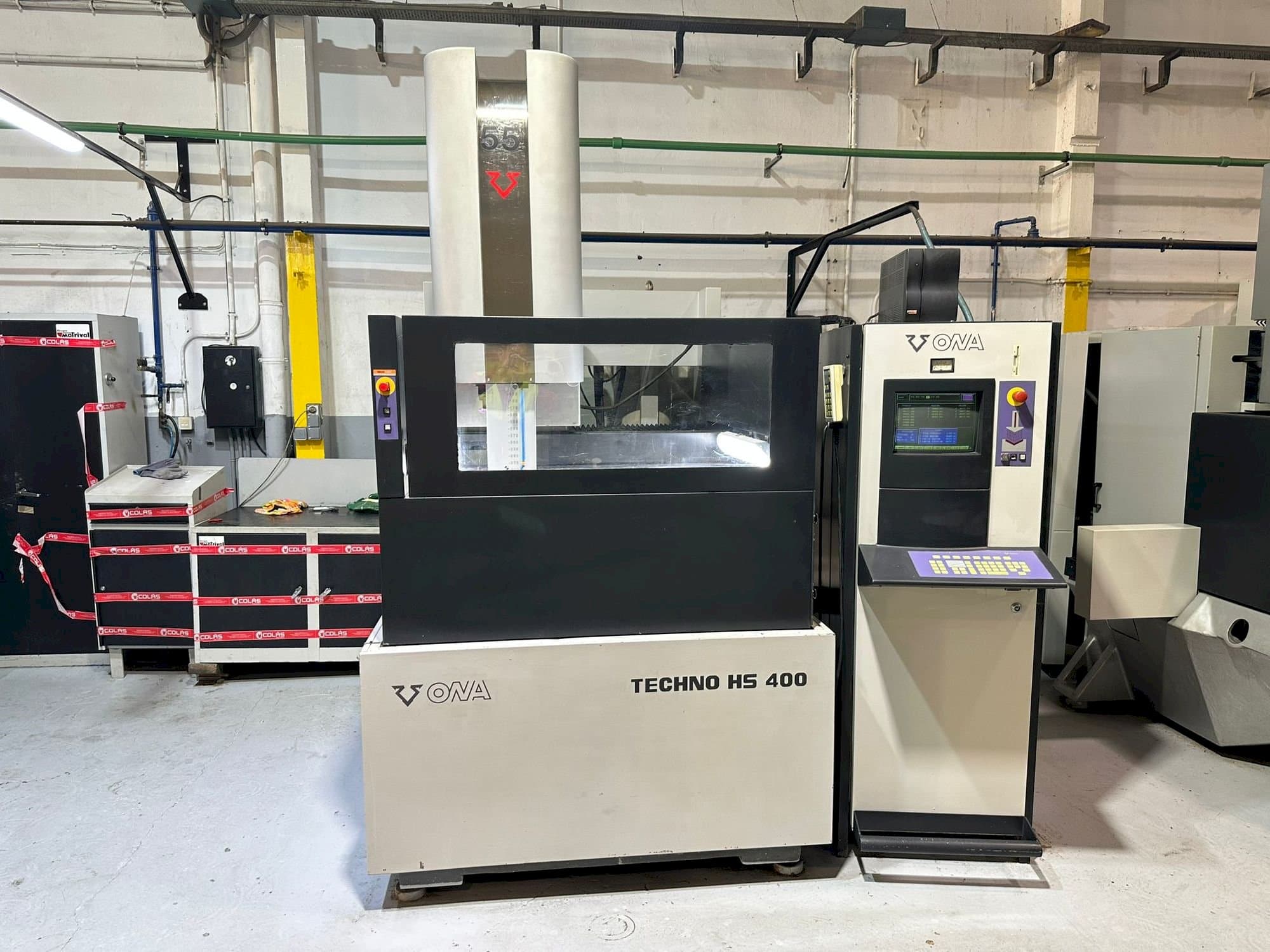 Vooraanzicht  van ONA HS 400  machine