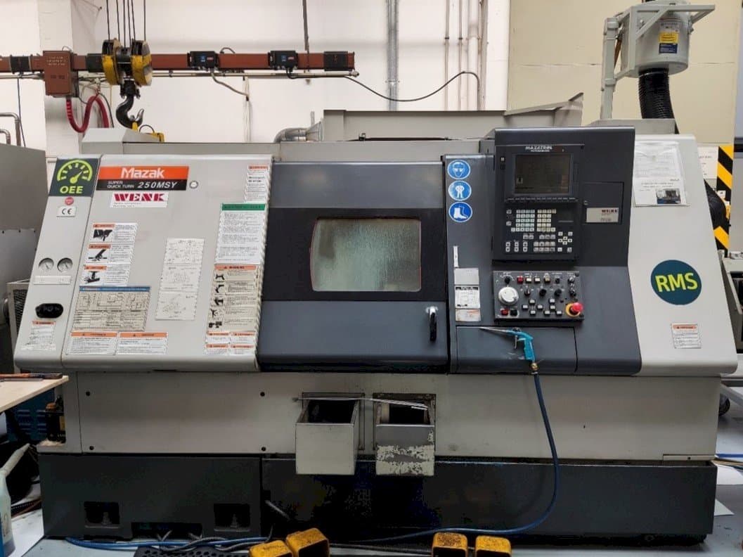 Vooraanzicht  van Mazak SQT-250 MSY  machine