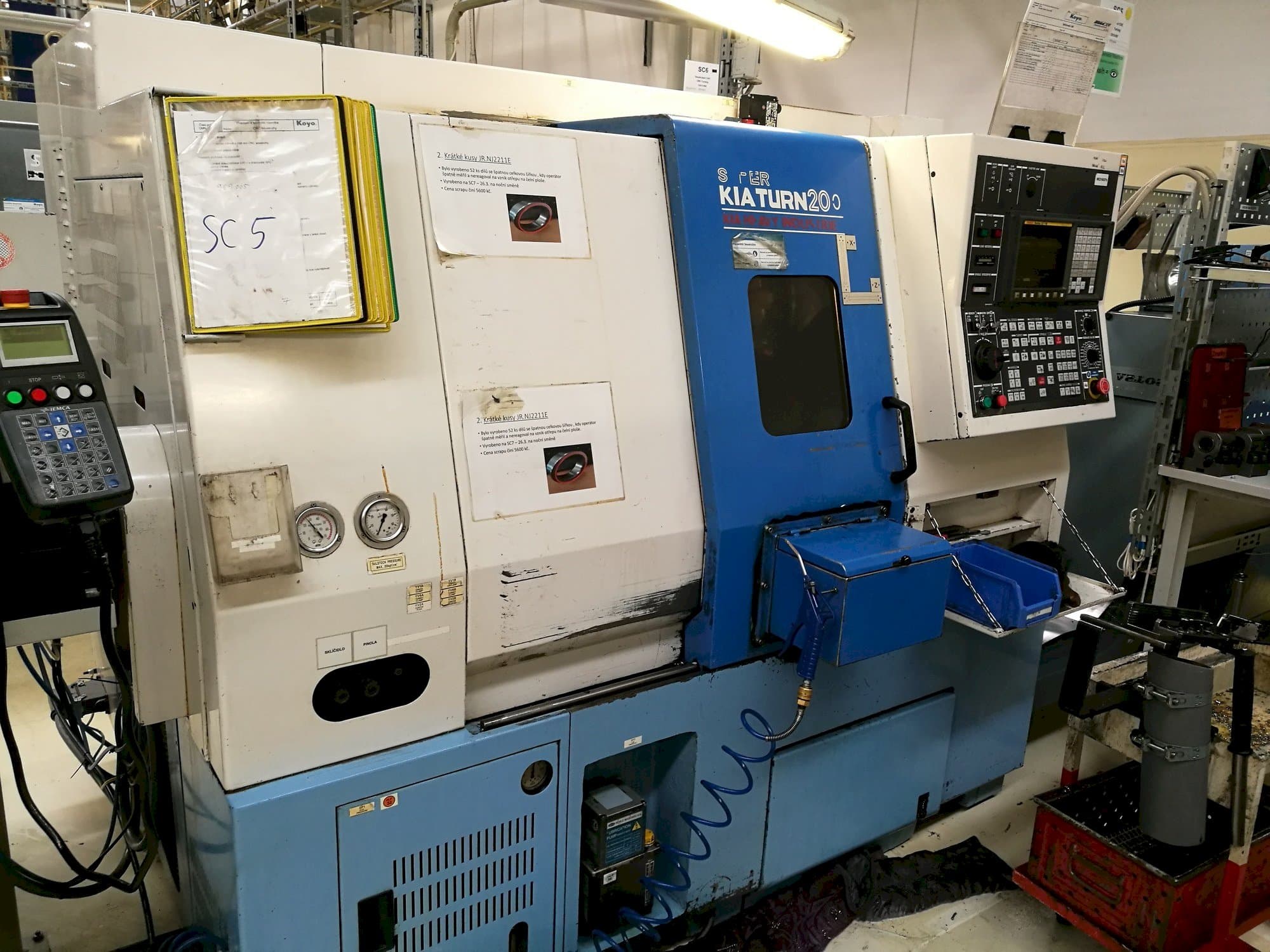 Vooraanzicht  van Kia Super Kia Turn 200  machine