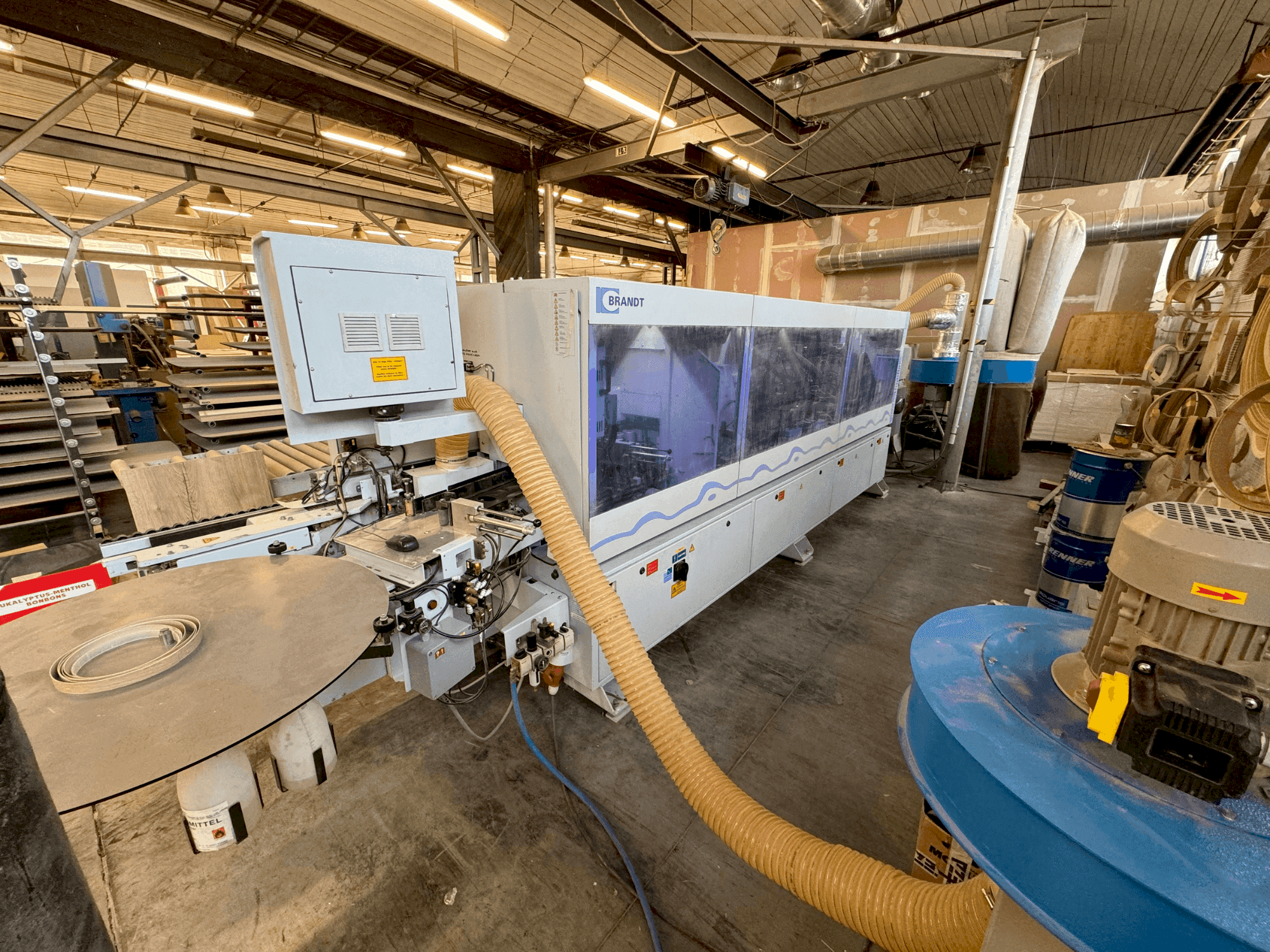 Vooraanzicht  van HOMAG Brandt KDF 650  machine