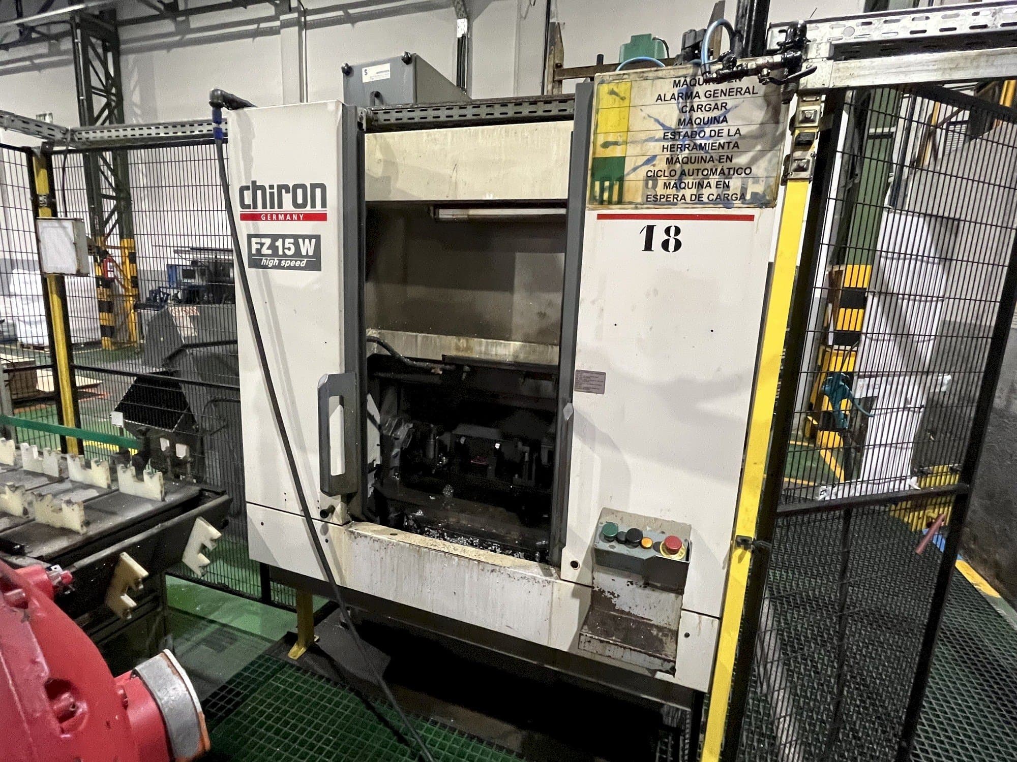 Vooraanzicht  van CHIRON FZ15W  machine