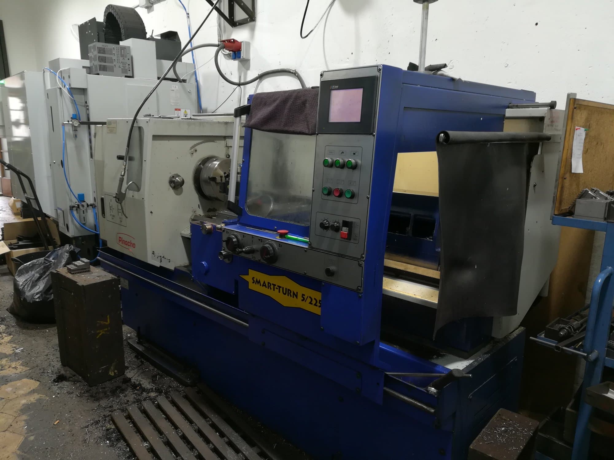 Vooraanzicht  van Pinacho Smart-Turn 5/225 machine