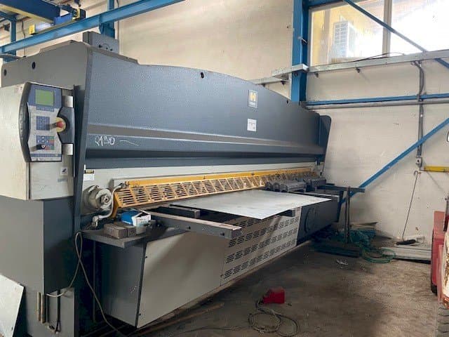 Vooraanzicht van HACO HSLX 4014 machine