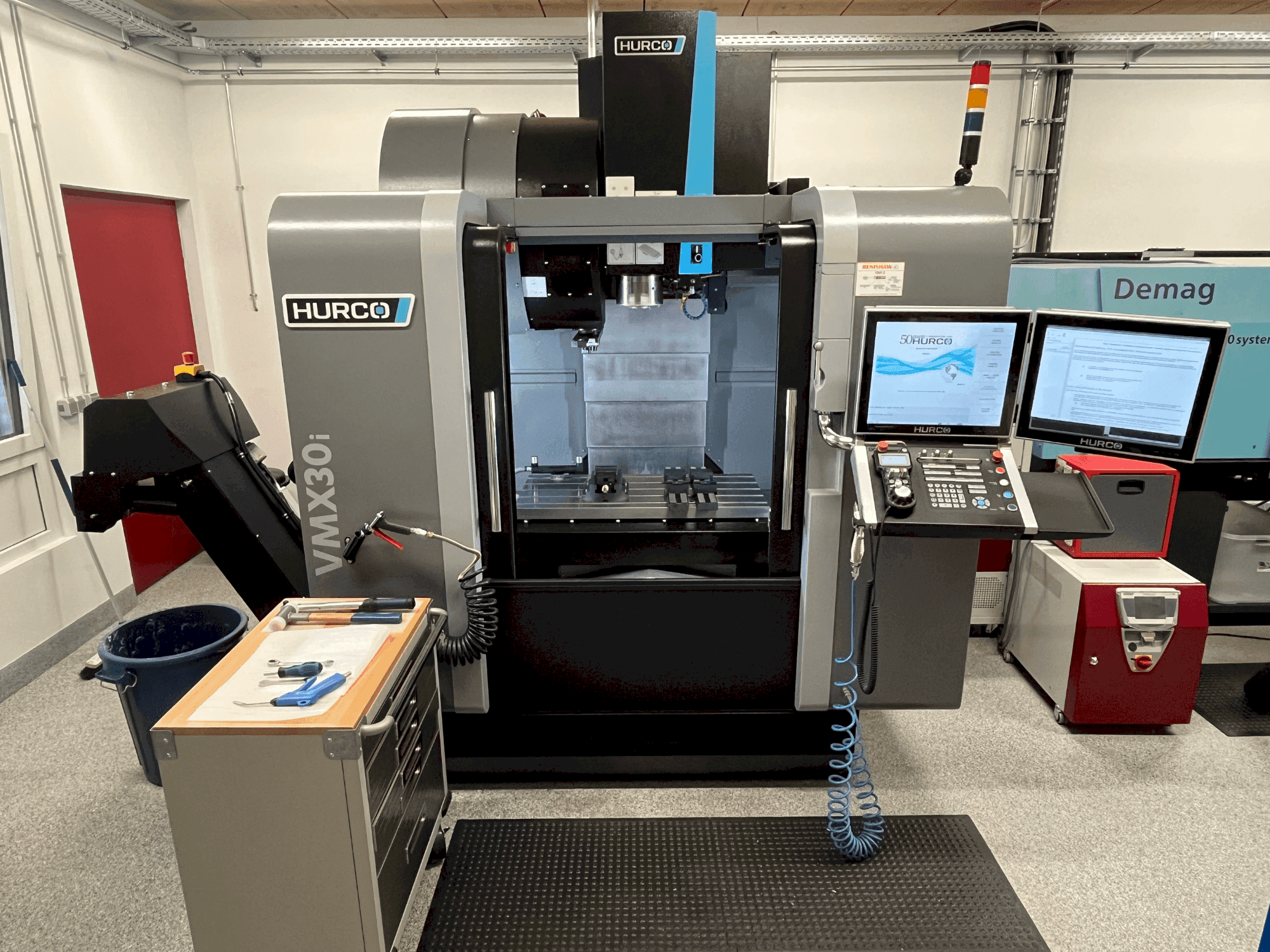 Vooraanzicht  van Hurco VMX30i  machine