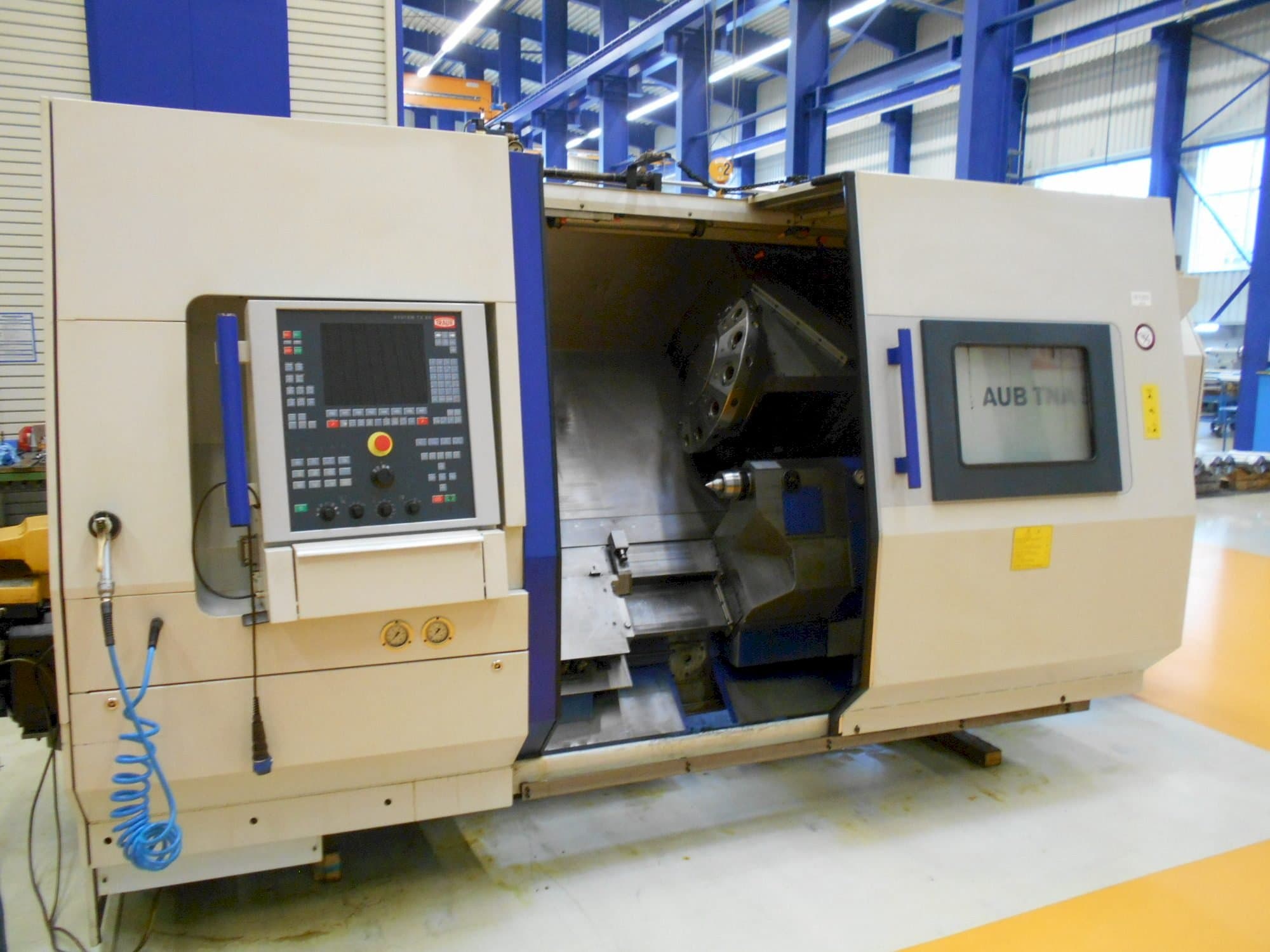 Vooraanzicht  van TRAUB TNA 500  machine