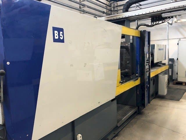 Vooraanzicht van Battenfeld BC-T 1800 /1000 machine