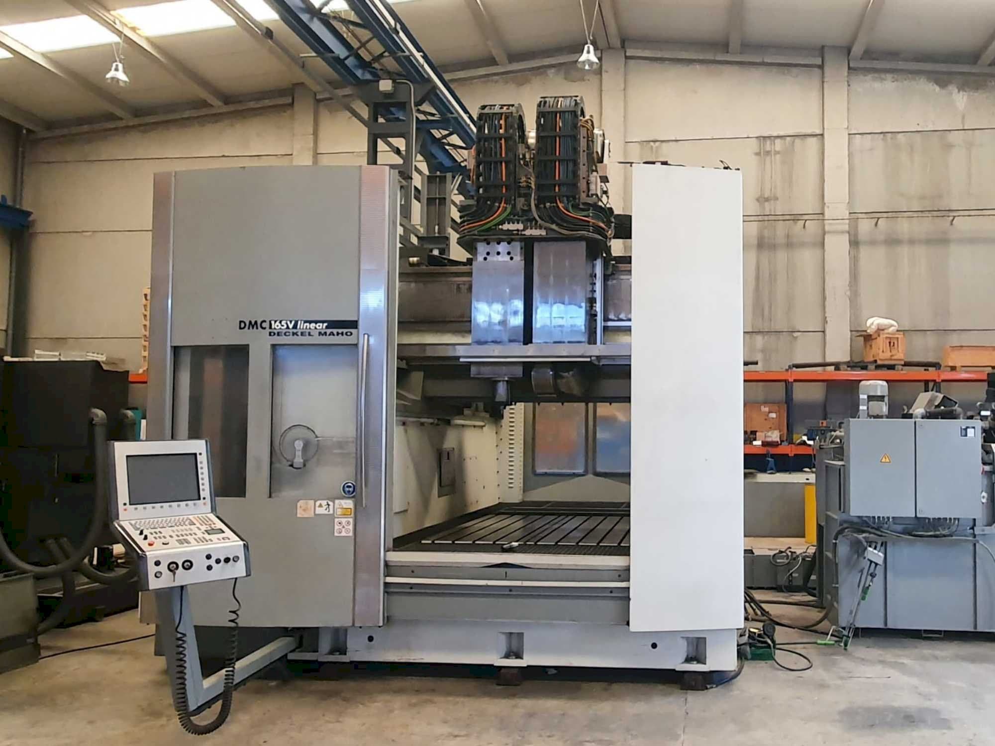 Vooraanzicht  van DECKEL MAHO DMC 165V Linear  machine
