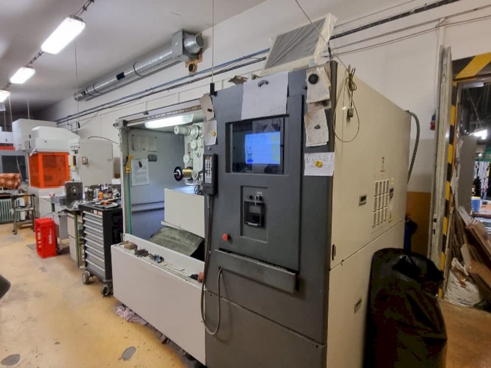 Vooraanzicht  van HITACHI SEIKI 254Y  machine