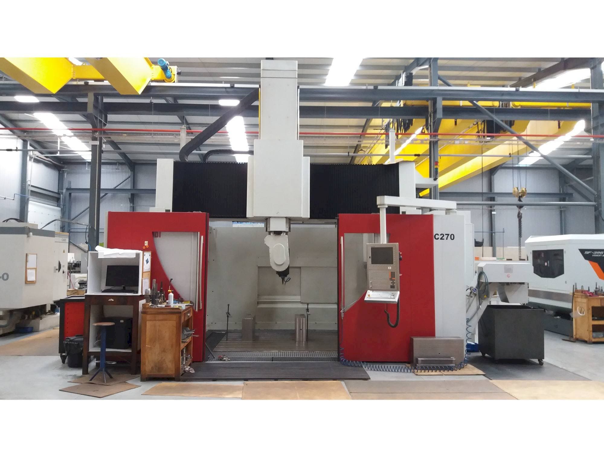 Vooraanzicht  van Rambaudi RC 270  machine