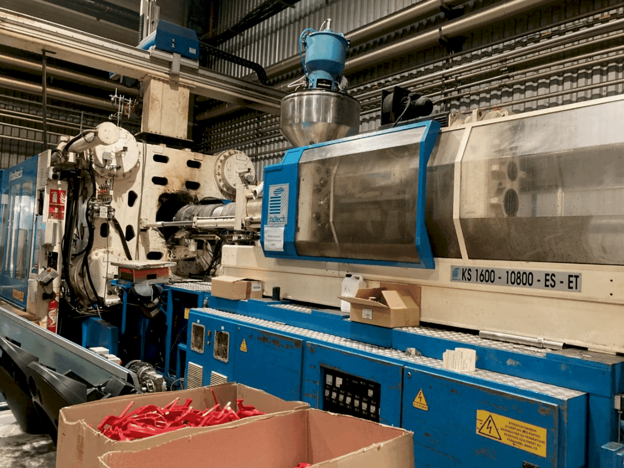 Vooraanzicht  van ITALTECH KS 1600/10800  machine