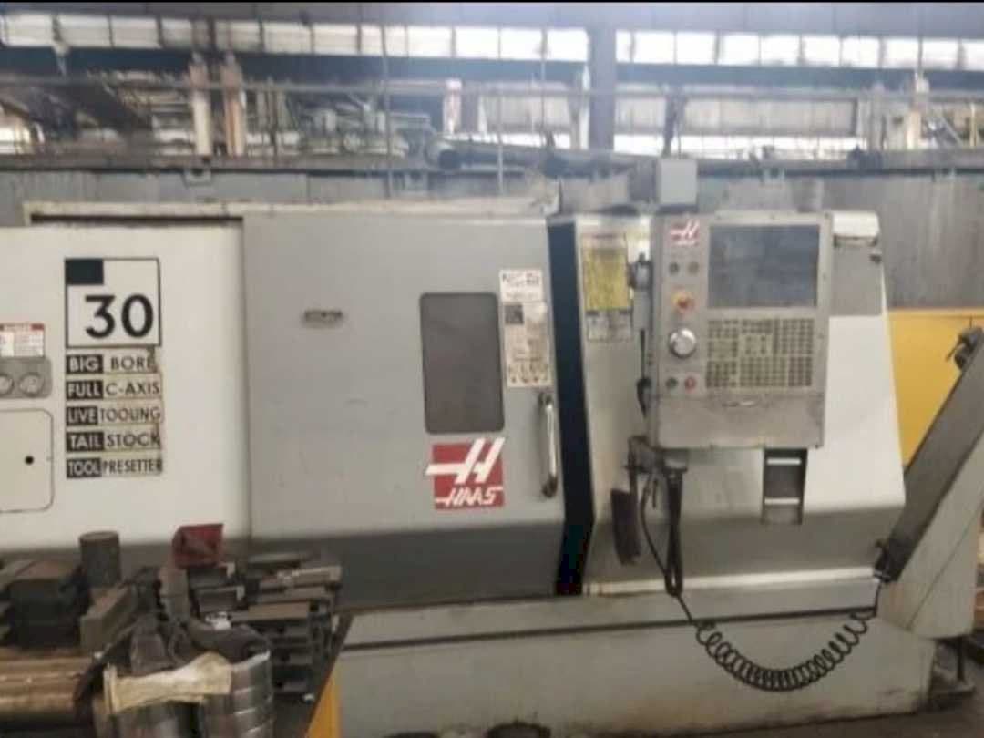 Vooraanzicht  van HAAS SL-30BTHE  machine
