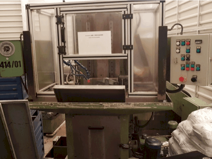 Vooraanzicht  van Lizuan  BExP  machine