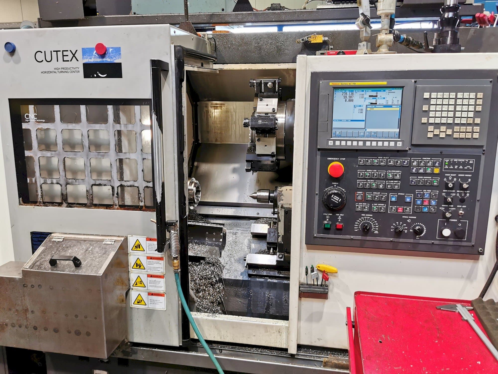 Vooraanzicht  van HWACHEON CUTEX 160B MC  machine