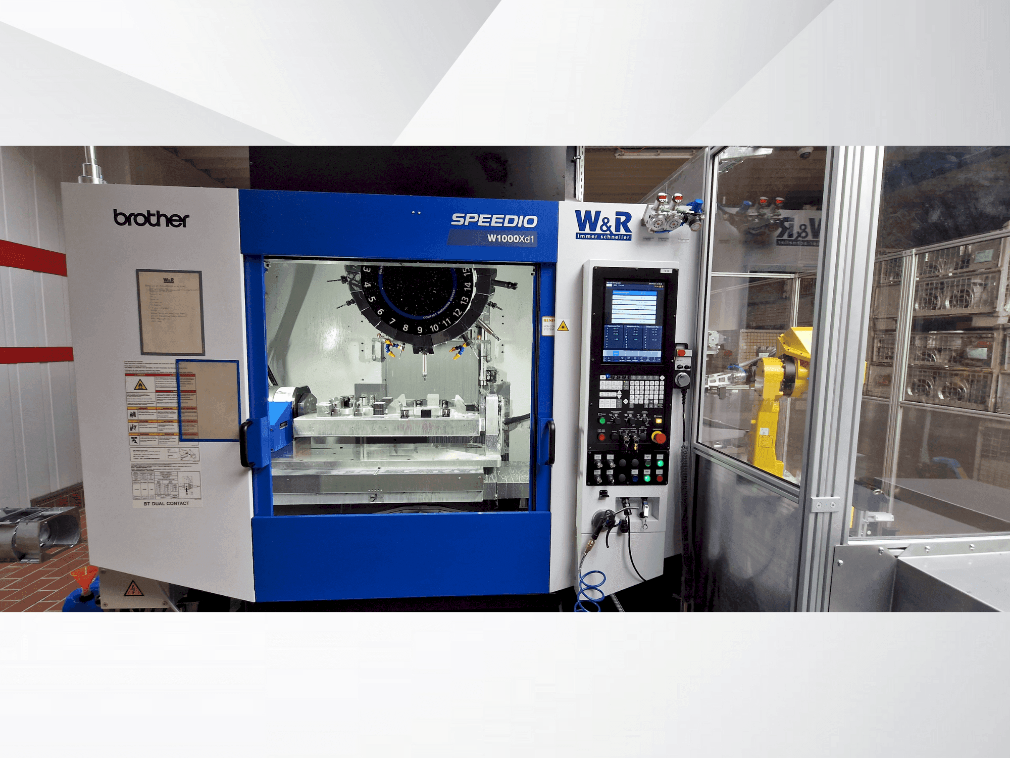 Vooraanzicht  van Brother Speedio W1000Xd1  machine