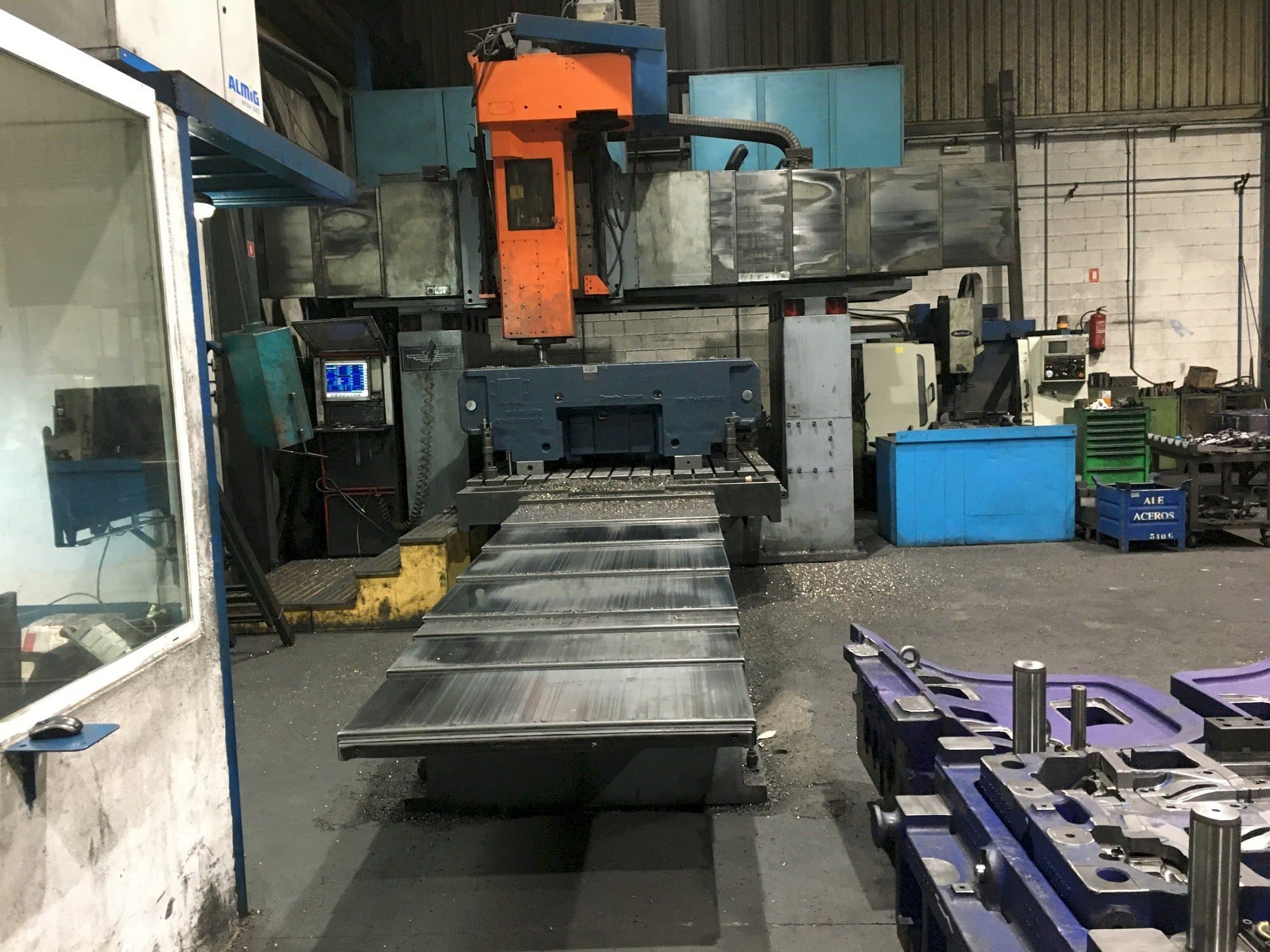 Vooraanzicht  van DYE FPF-2C-NC  machine