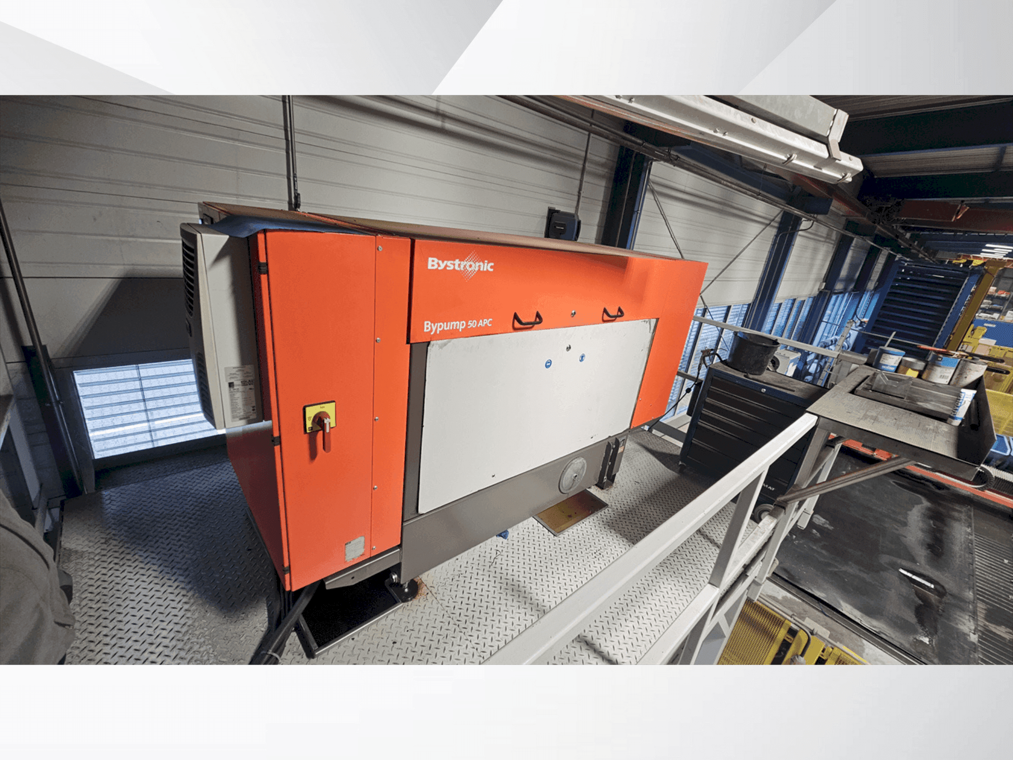 Vooraanzicht  van Bystronic Byjet 6030L  machine