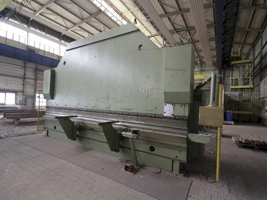 Rechts zijaanzicht  van EHT Variopress 250 60  machine