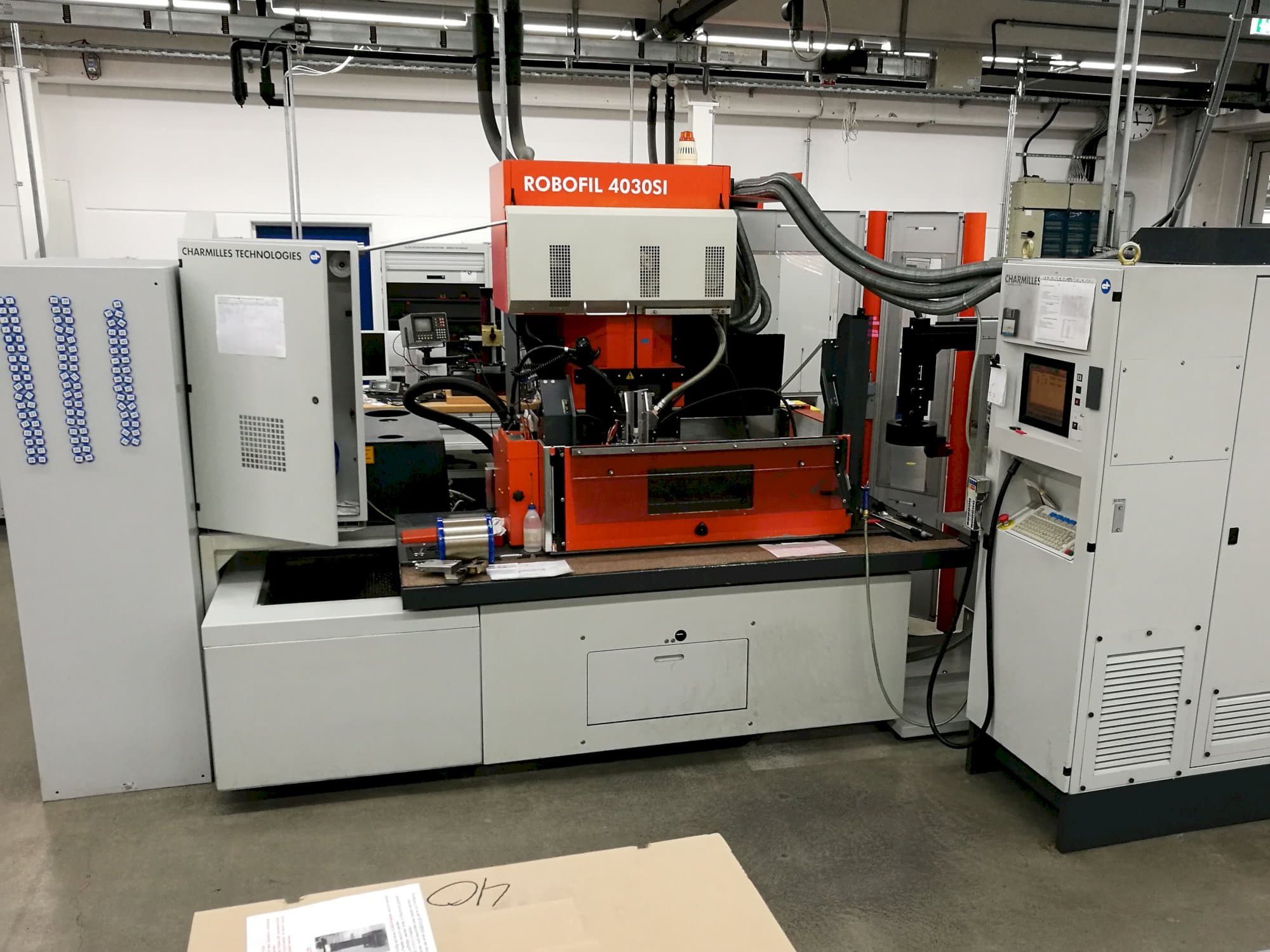 Vooraanzicht  van CHARMILLES ROBOFIL 4030SI machine