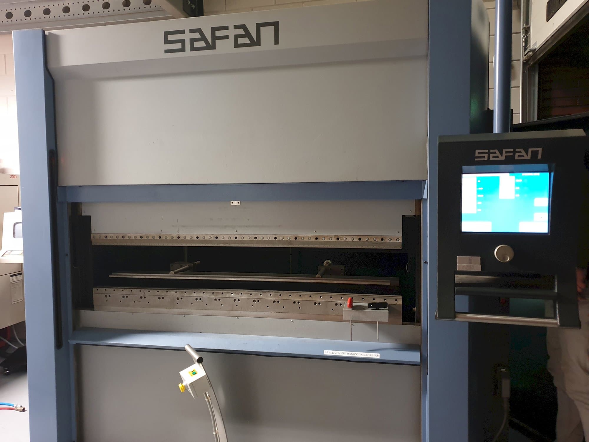 Vooraanzicht  van Safan SMK 32-K-1600 machine