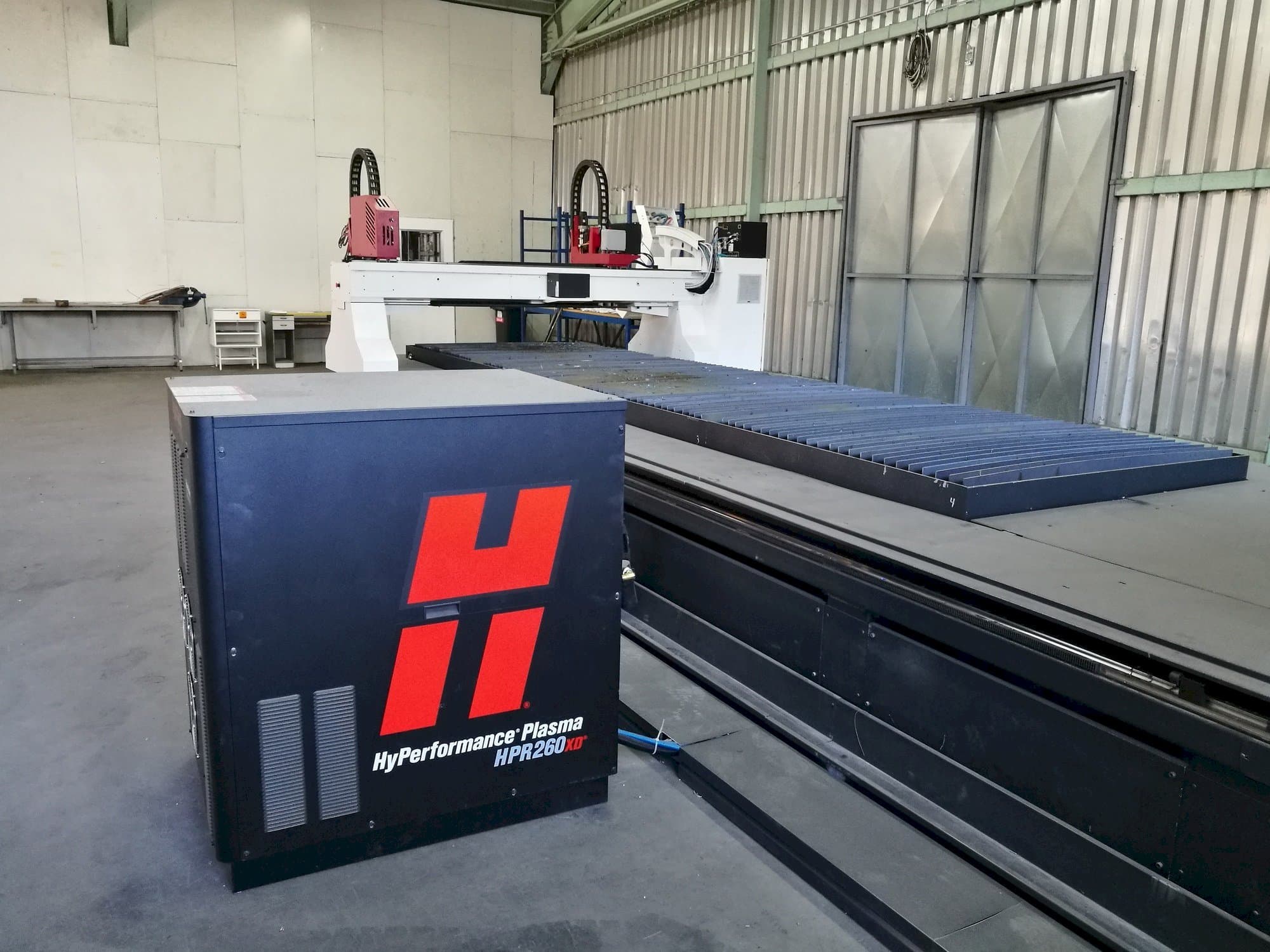 Vooraanzicht  van Baykal BPL-H 1506  machine