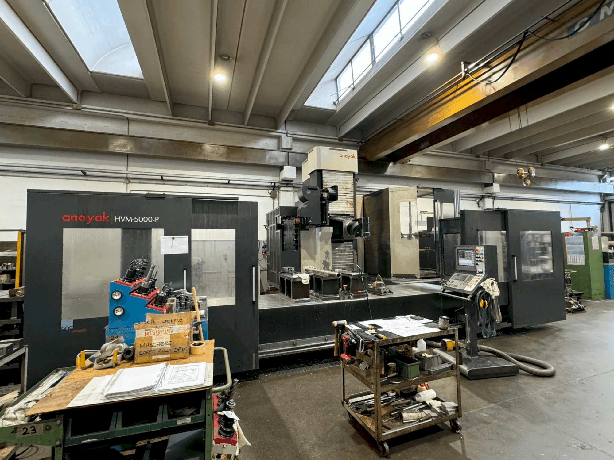 Vooraanzicht  van ANAYAK HVM 5000P  machine