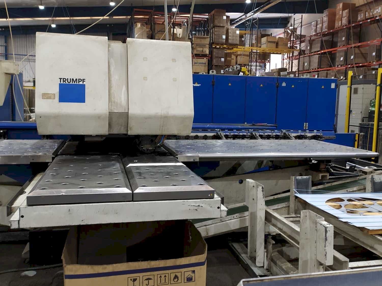 Vooraanzicht  van Trumpf Trumatic 600L  machine