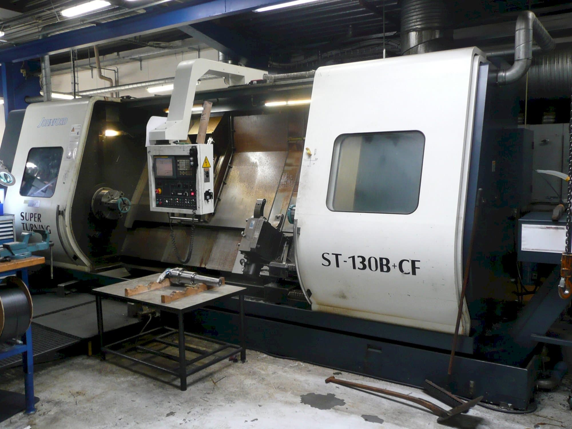 Vooraanzicht  van Johnford ST-130 B+CF  machine