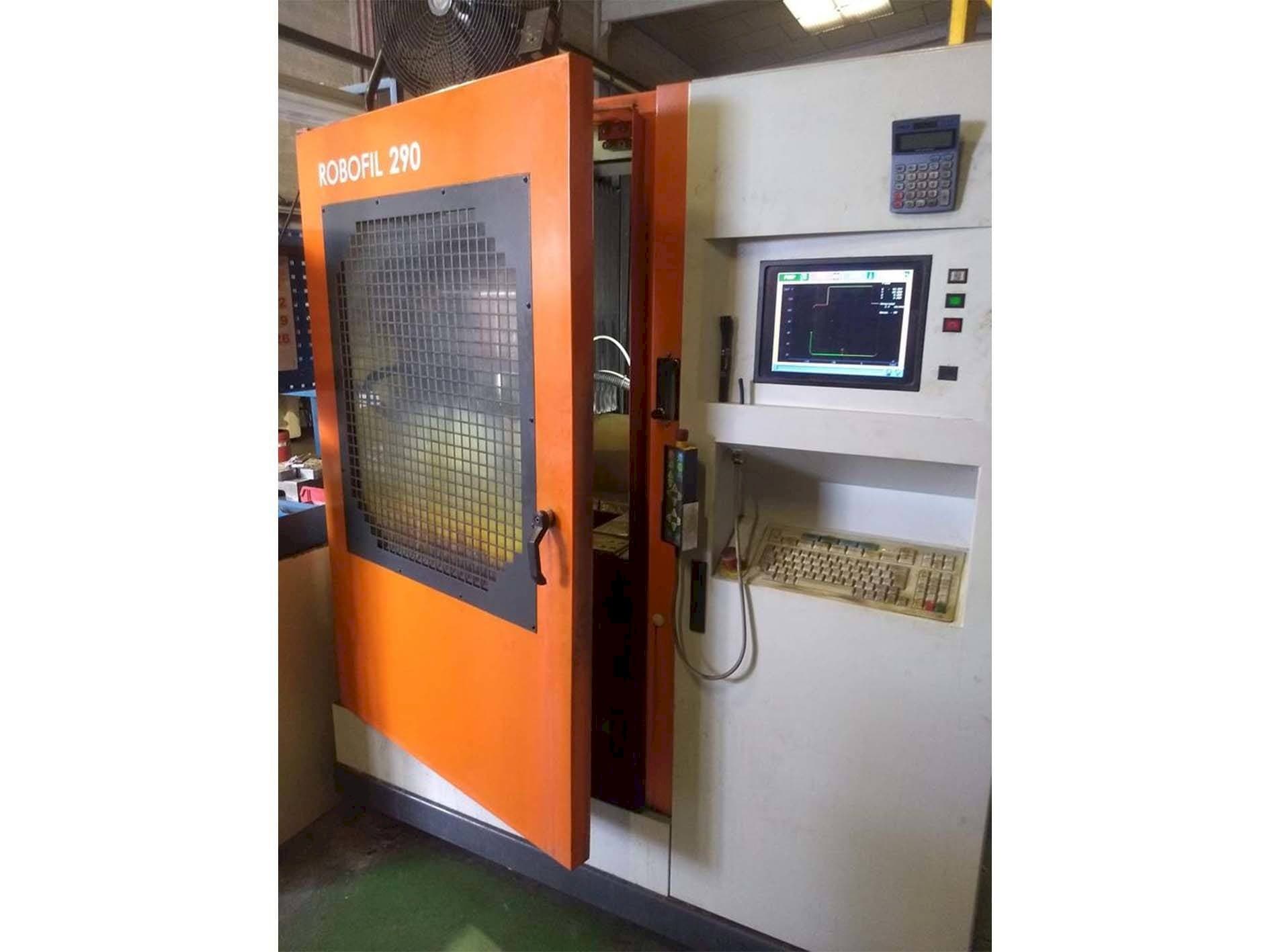 Vooraanzicht  van CHARMILLES Robofil 290P  machine