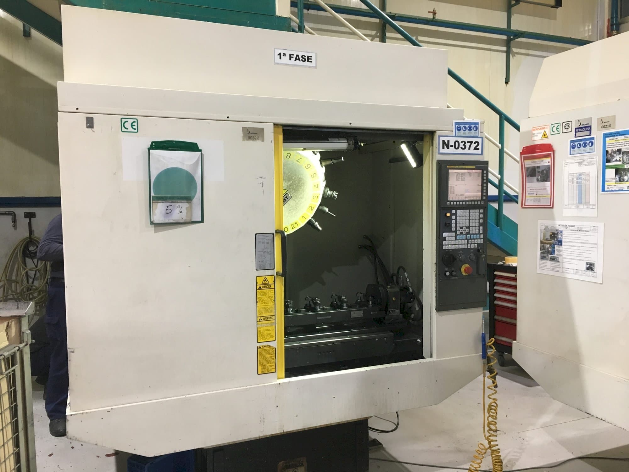 Vooraanzicht  van FANUC Robodrill alfa-T21iEL  machine