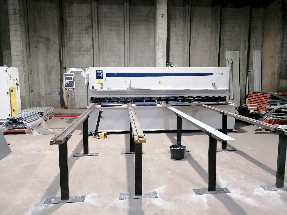 Vooraanzicht  van MVD B06-4000  machine