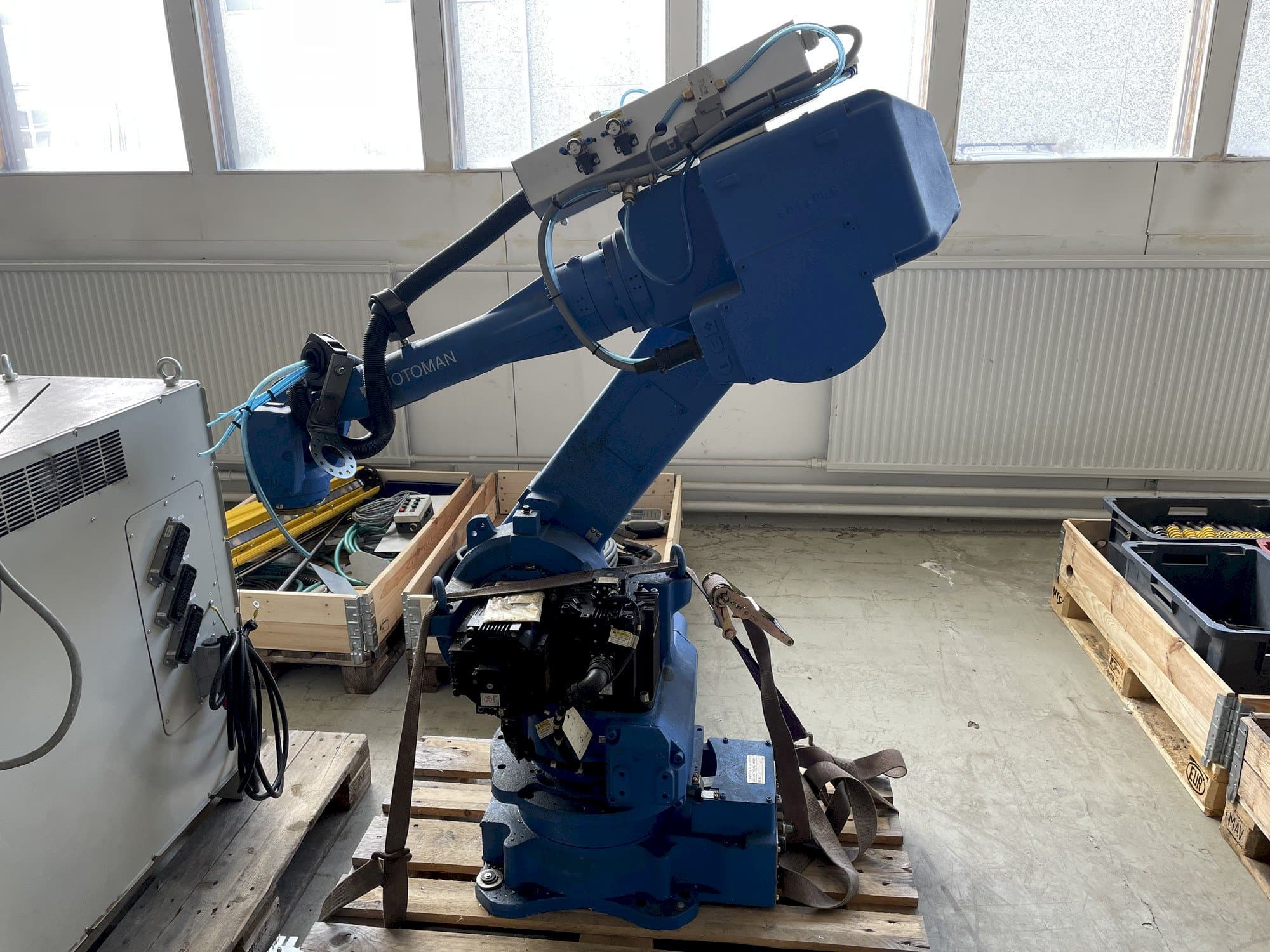 Vooraanzicht  van MOTOMAN NX100 80KG  machine