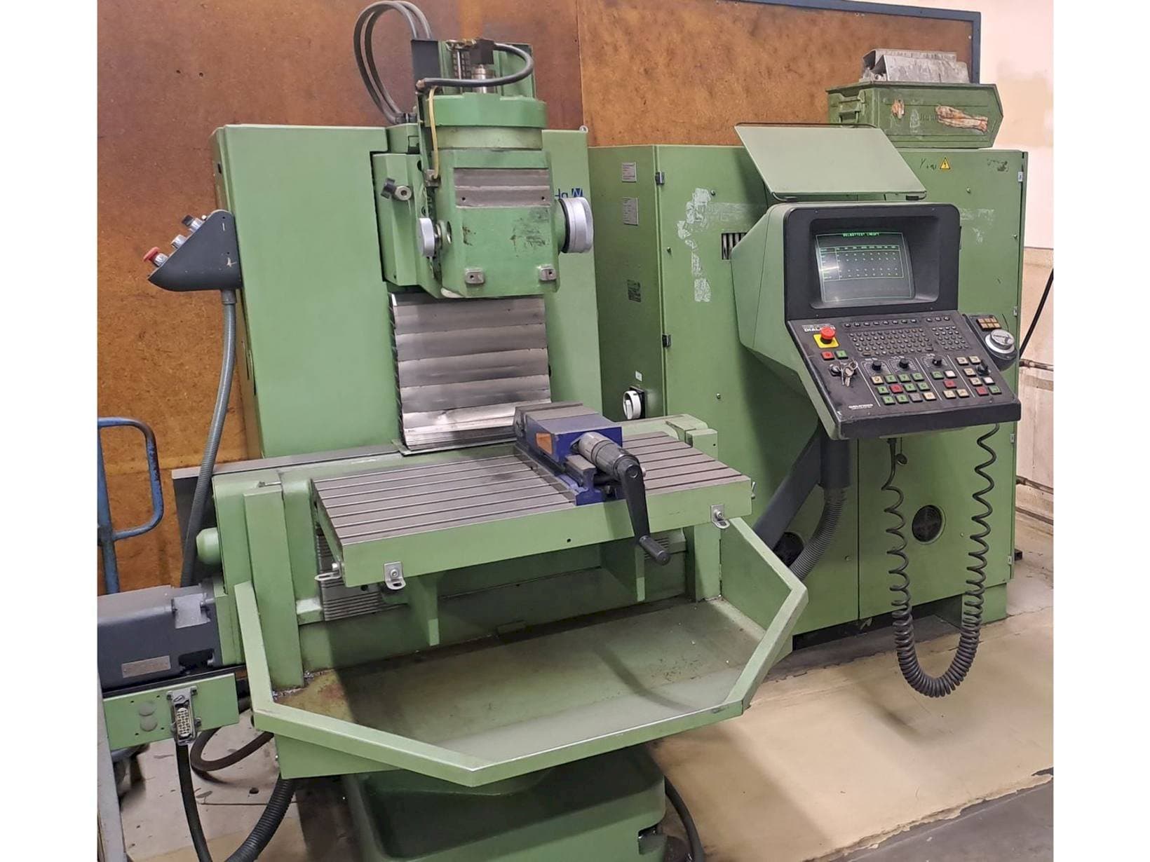 Vooraanzicht  van DECKEL FP3NC  machine