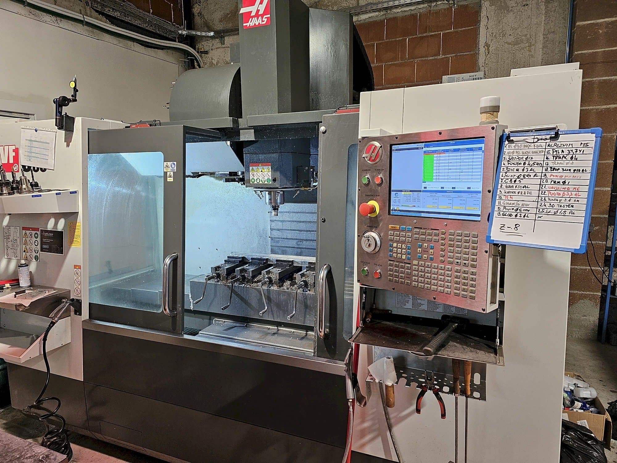 Vooraanzicht  van HAAS VS3SS  machine