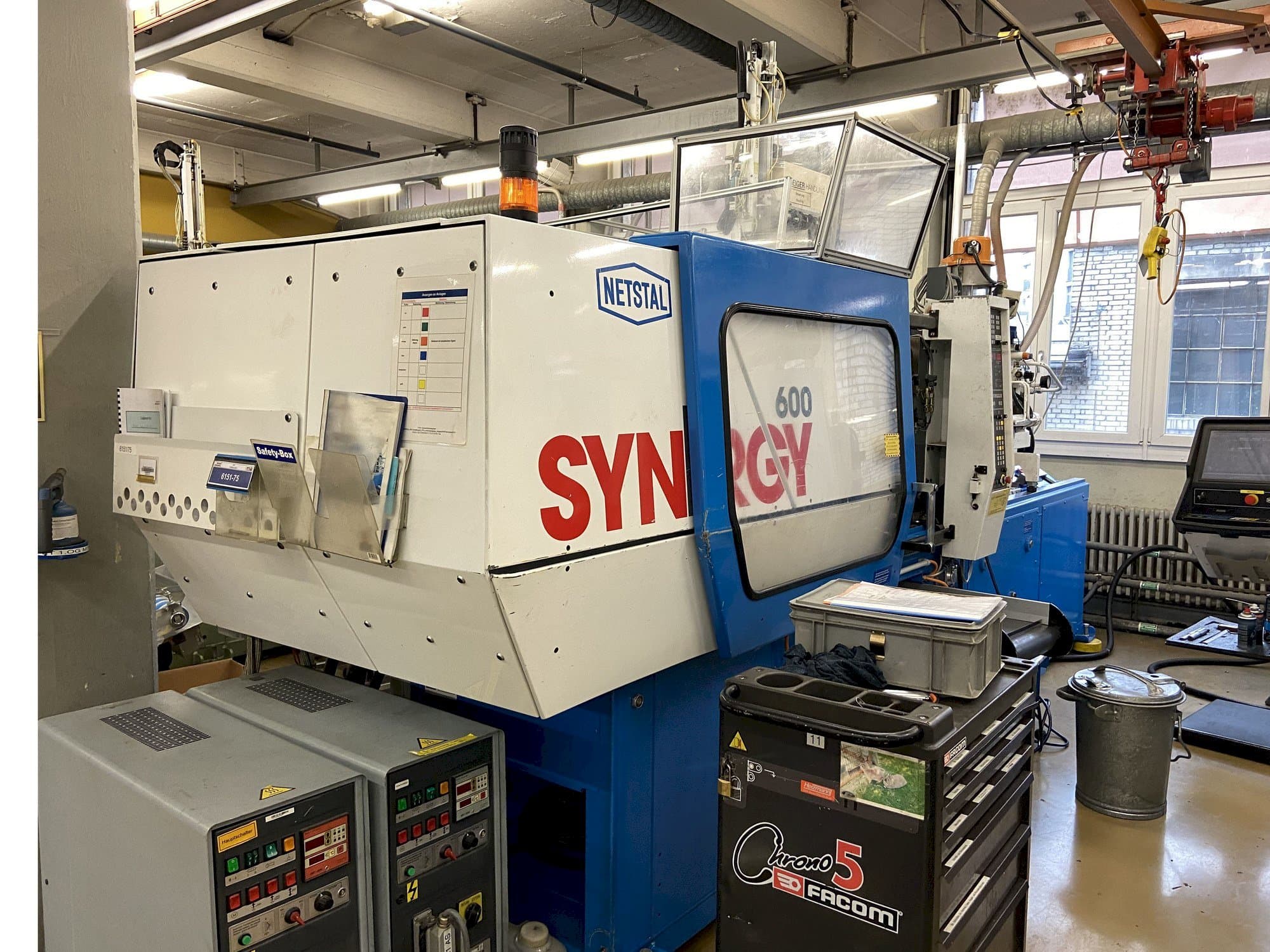 Vooraanzicht  van Netstal SYNERGY 600-110  machine