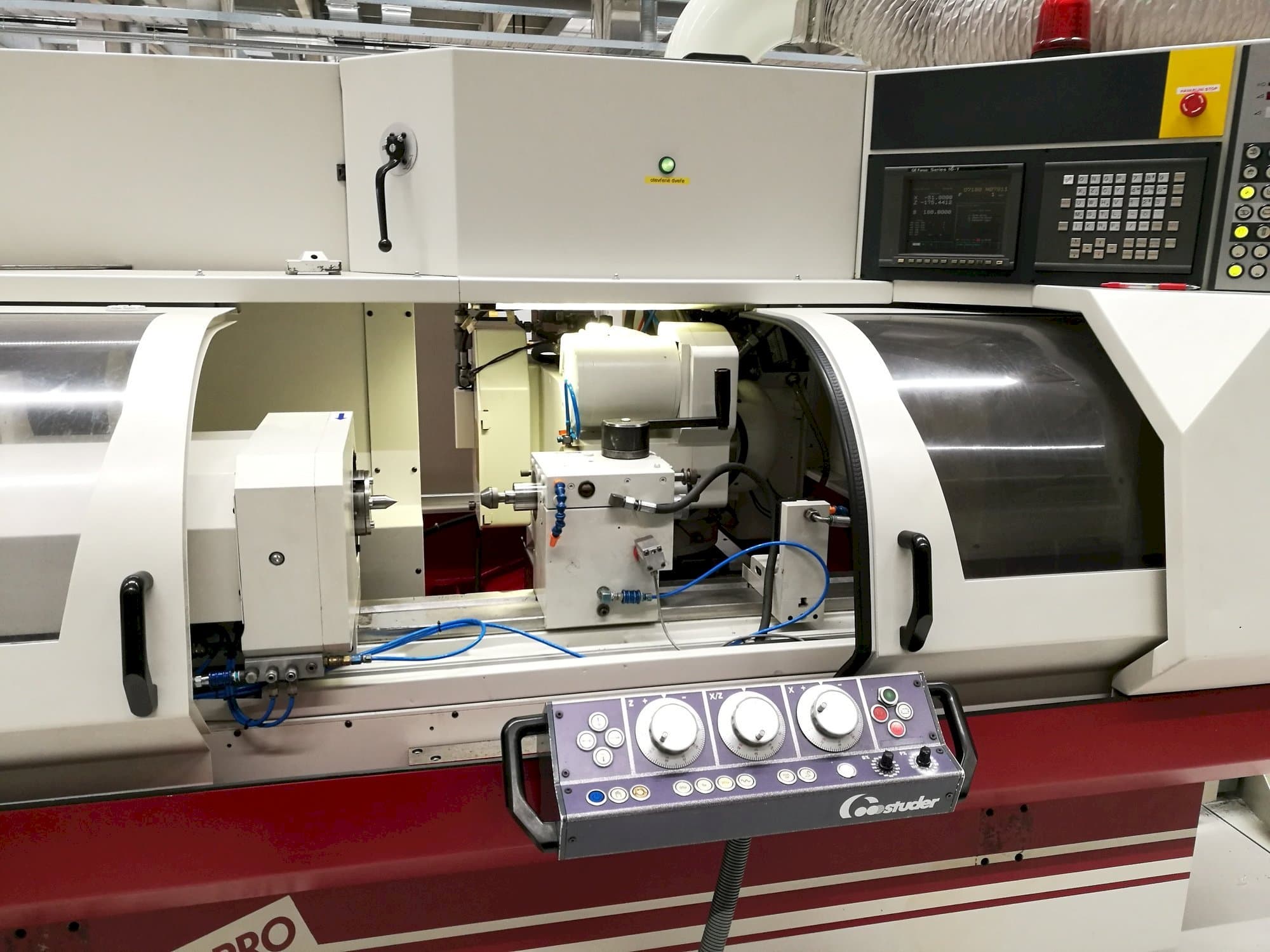 Vooraanzicht  van STUDER  S30 lean PRO  machine