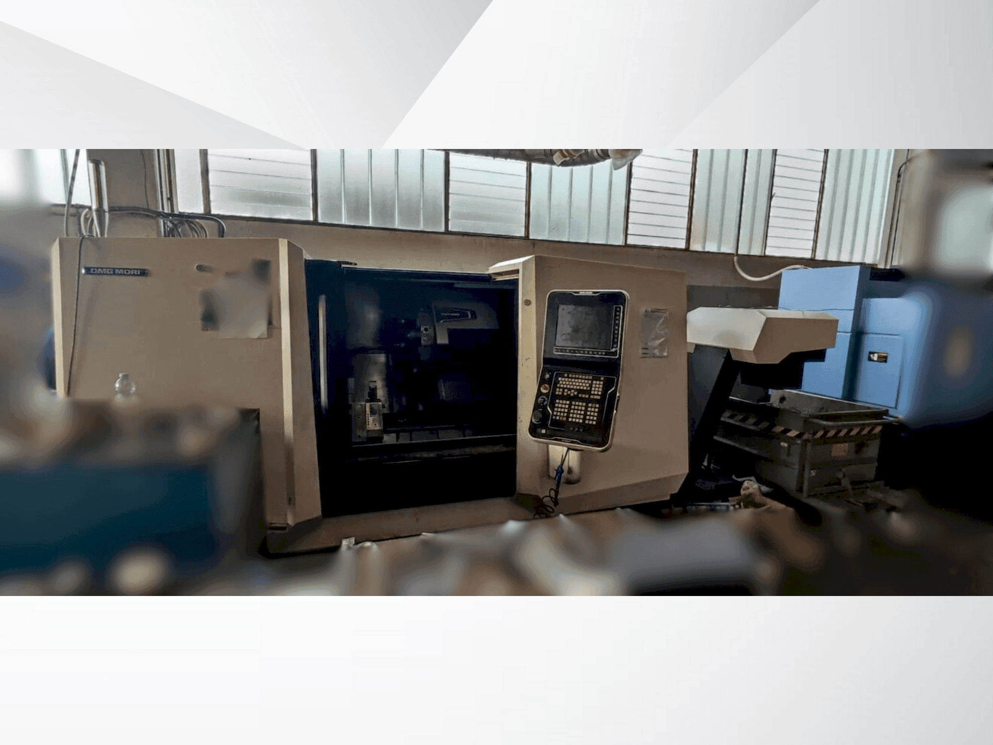 Vooraanzicht  van DMG MORI CLX 550  machine