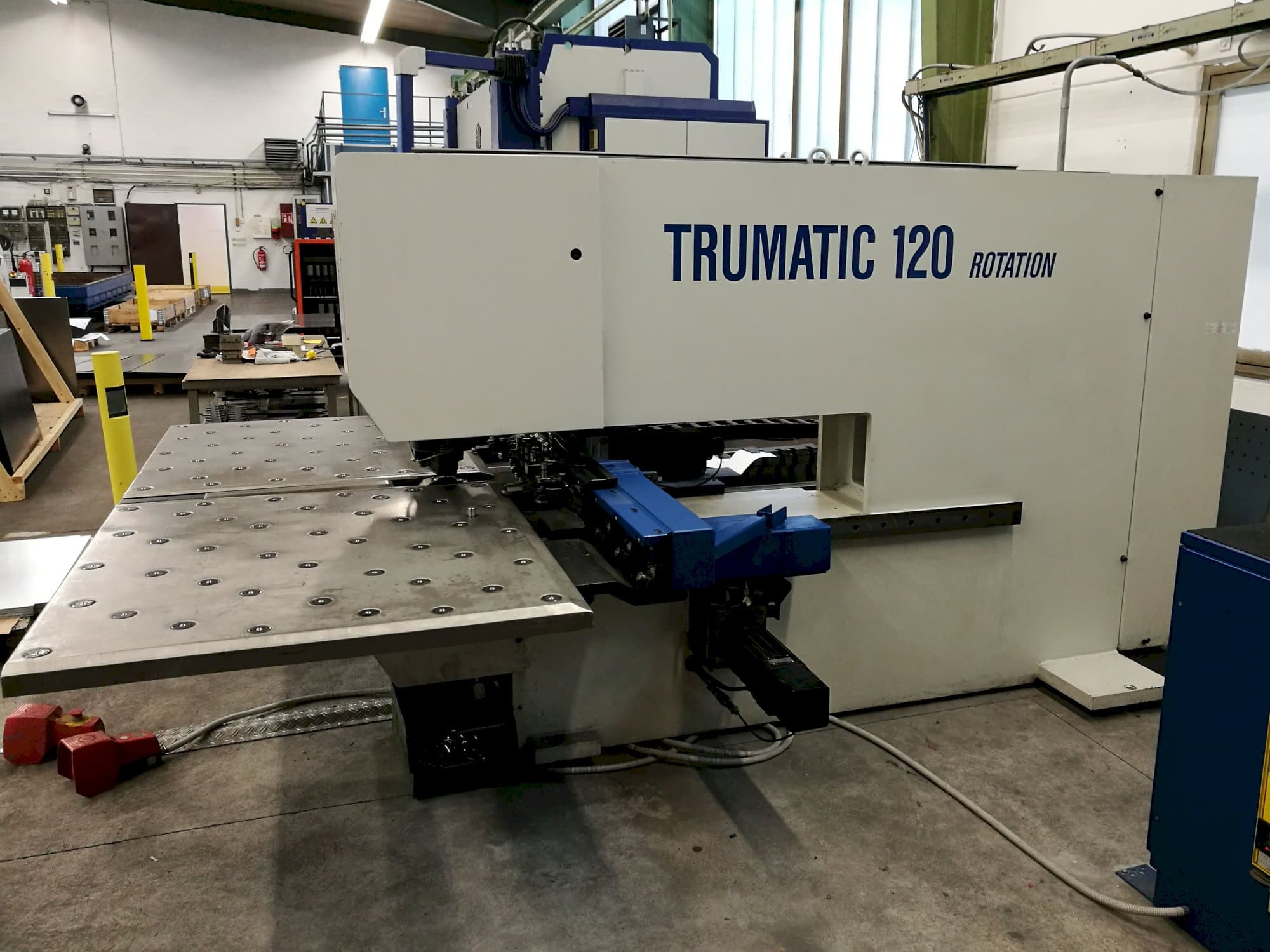 Recht aanzicht  van Trumpf Trumatic 120R machine