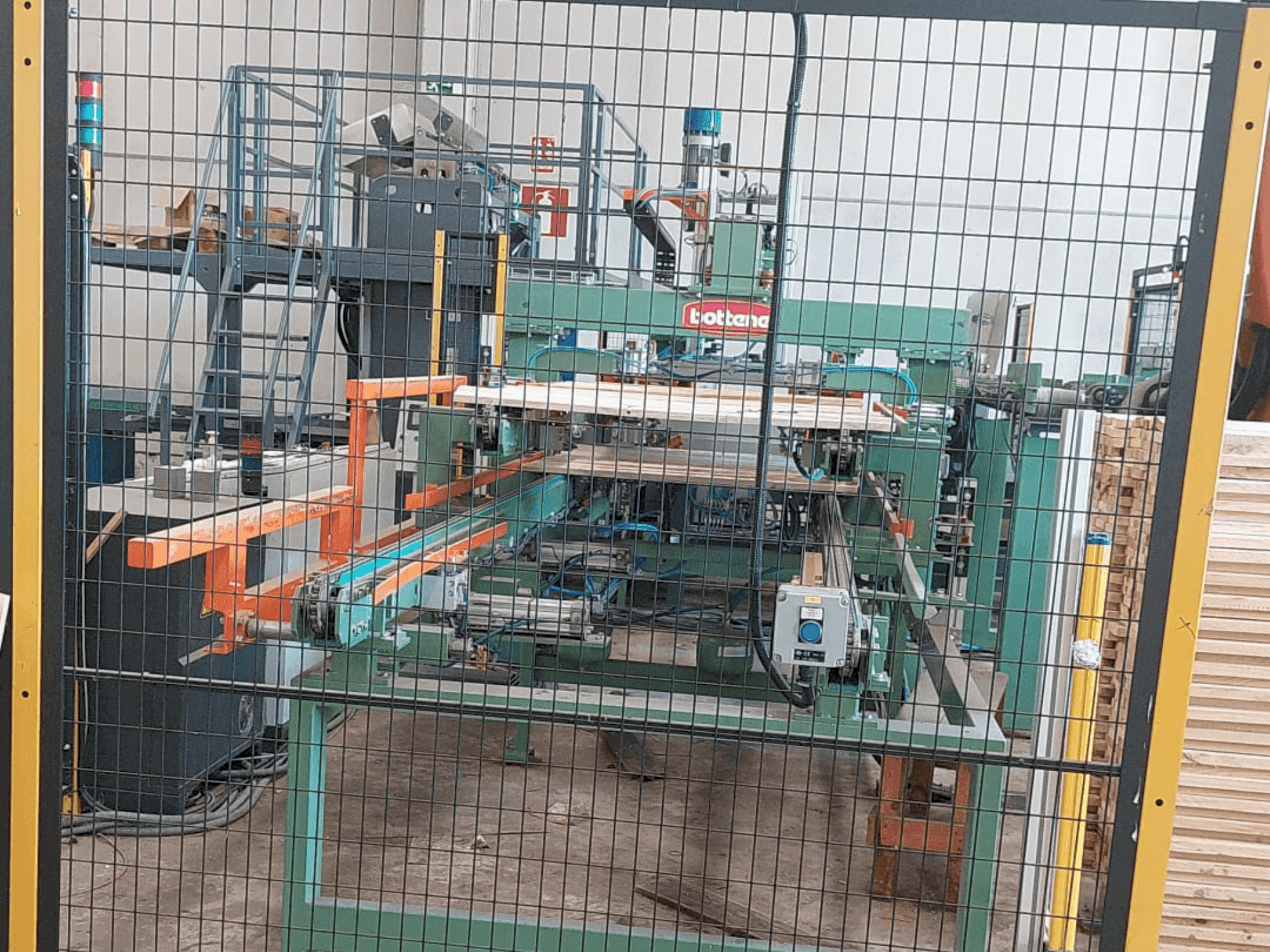 Vooraanzicht  van MAQUINARIA LDM VPS 2103  machine