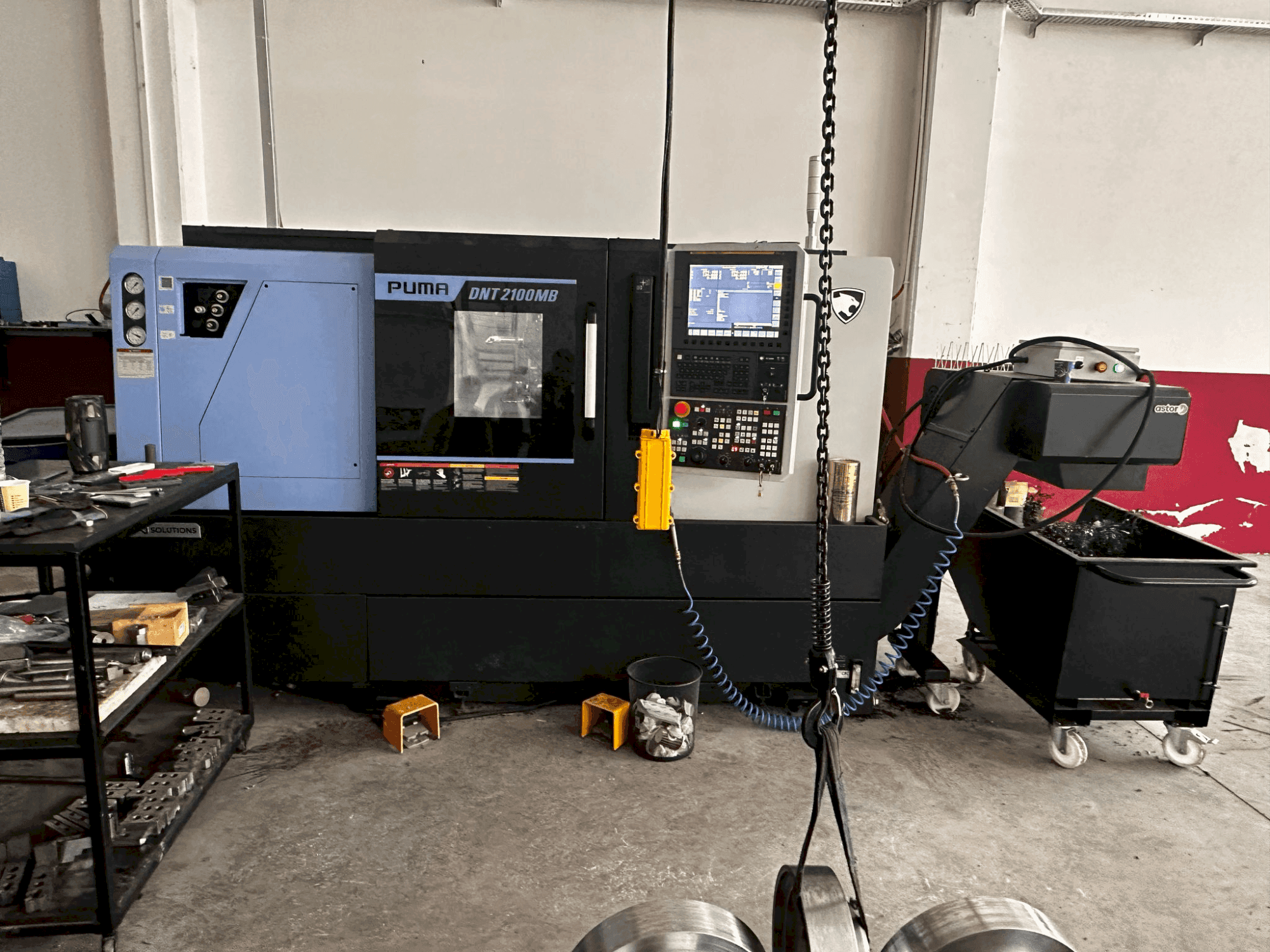 Vooraanzicht  van DN SOLUTIONS Puma DNT2100MB  machine