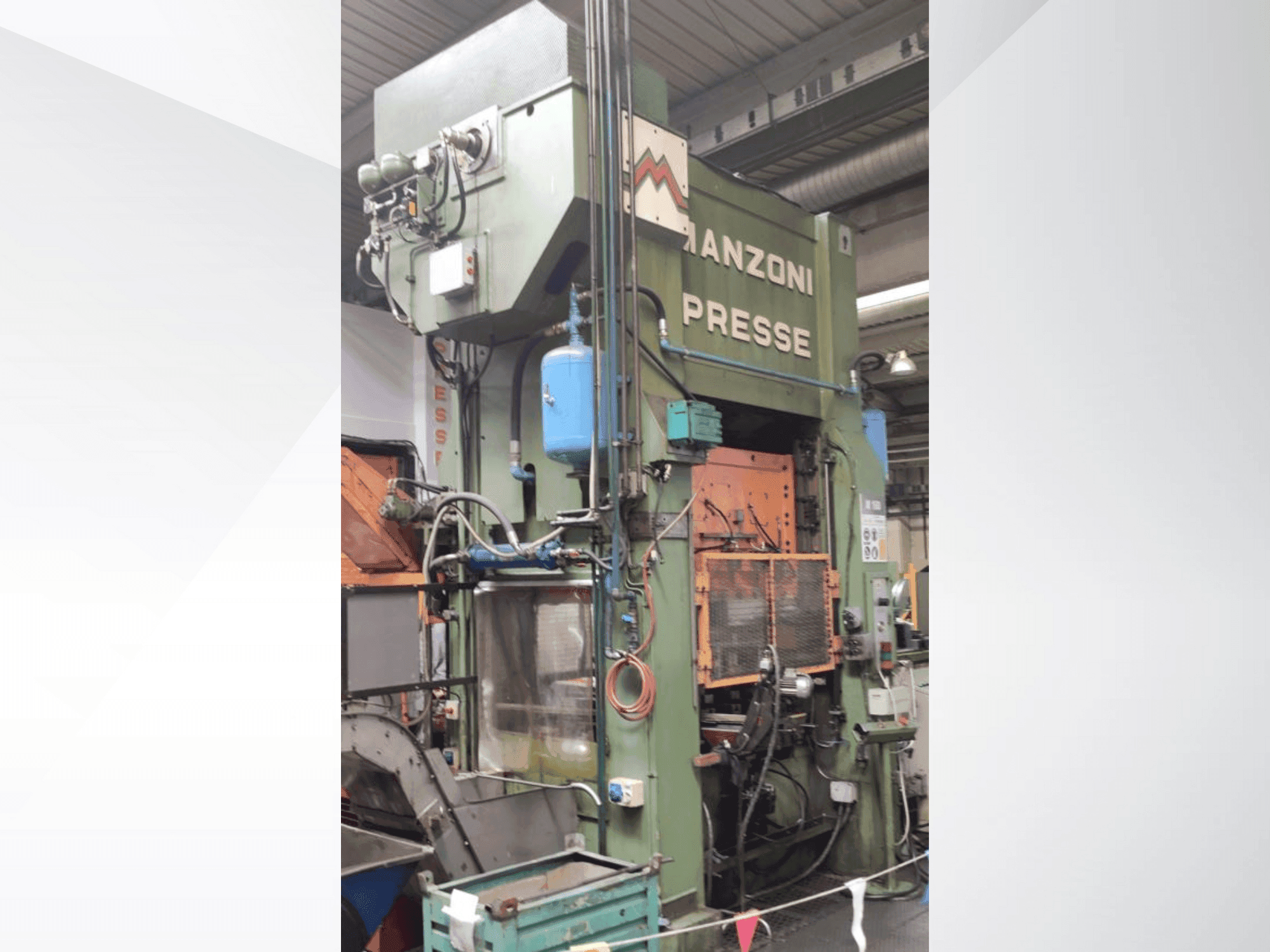 Vooraanzicht  van RAVNE PRESSES Manzoni 160  machine