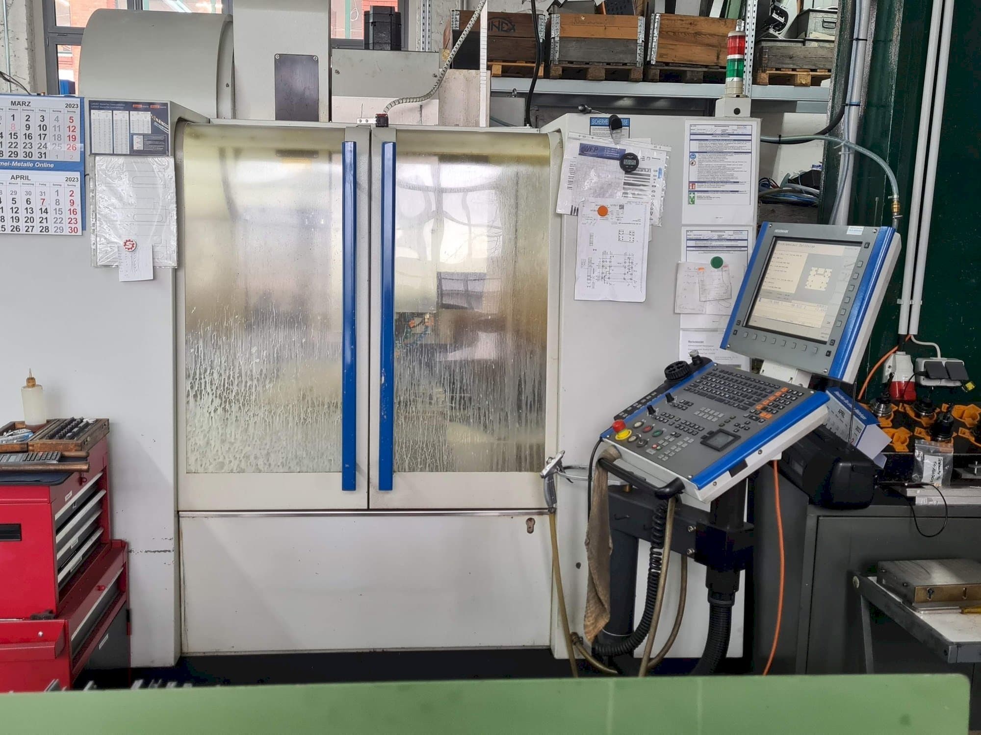 Vooraanzicht  van MIKRON VCE600 Pro  machine