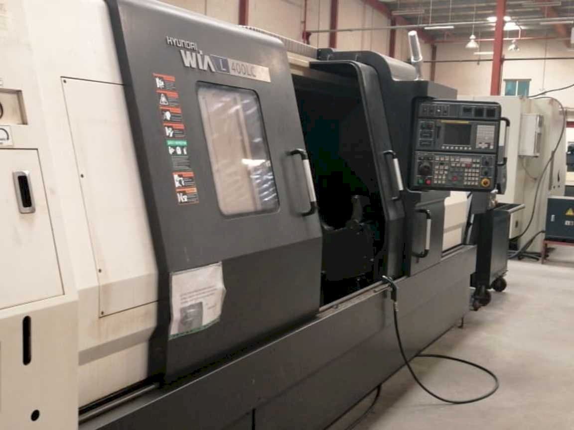 Linkerzijdeaanzicht  van Hyundai Wia L400LC  machine