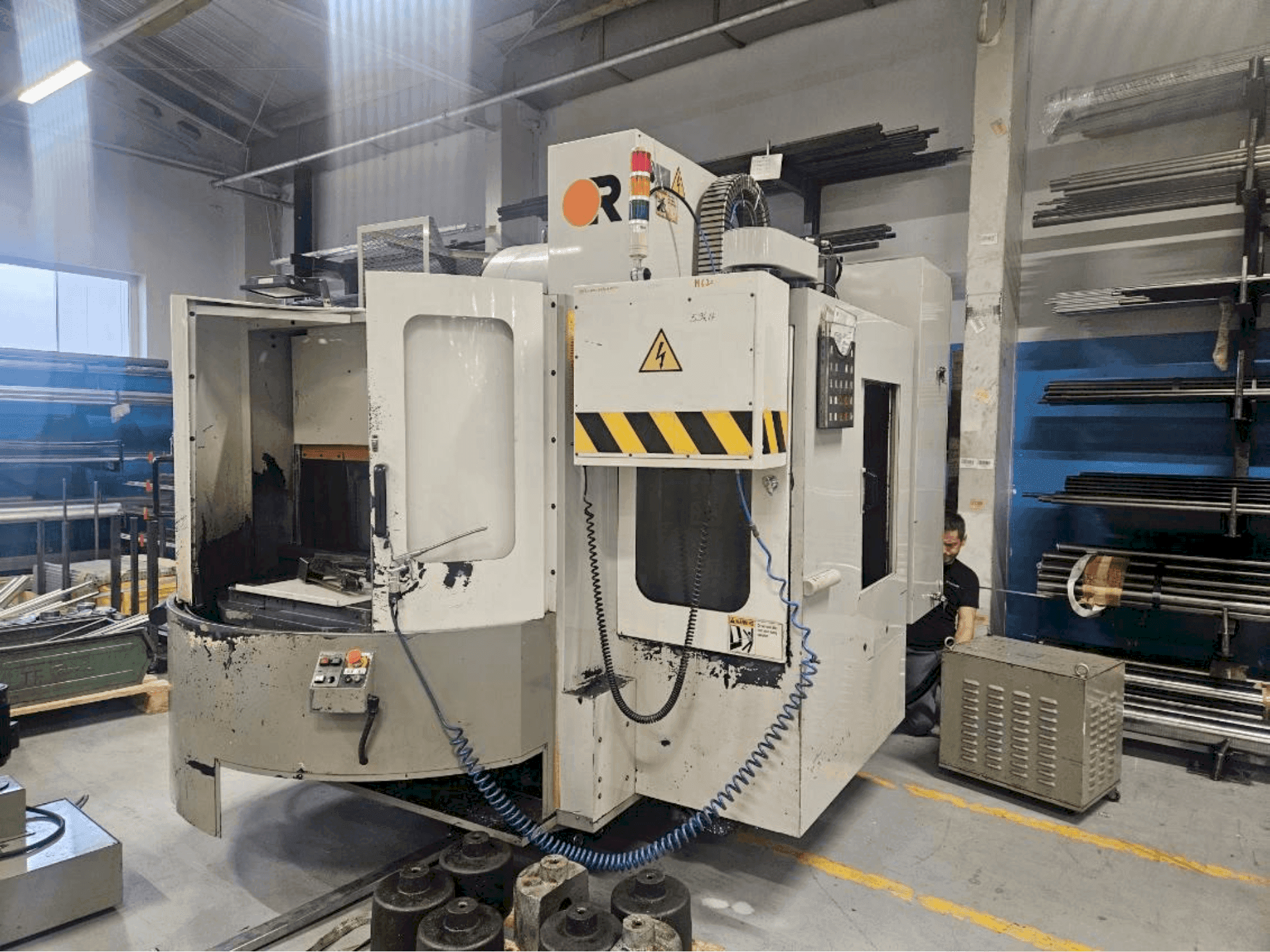 Vooraanzicht  van Victor Vcenter 70 - APC  machine