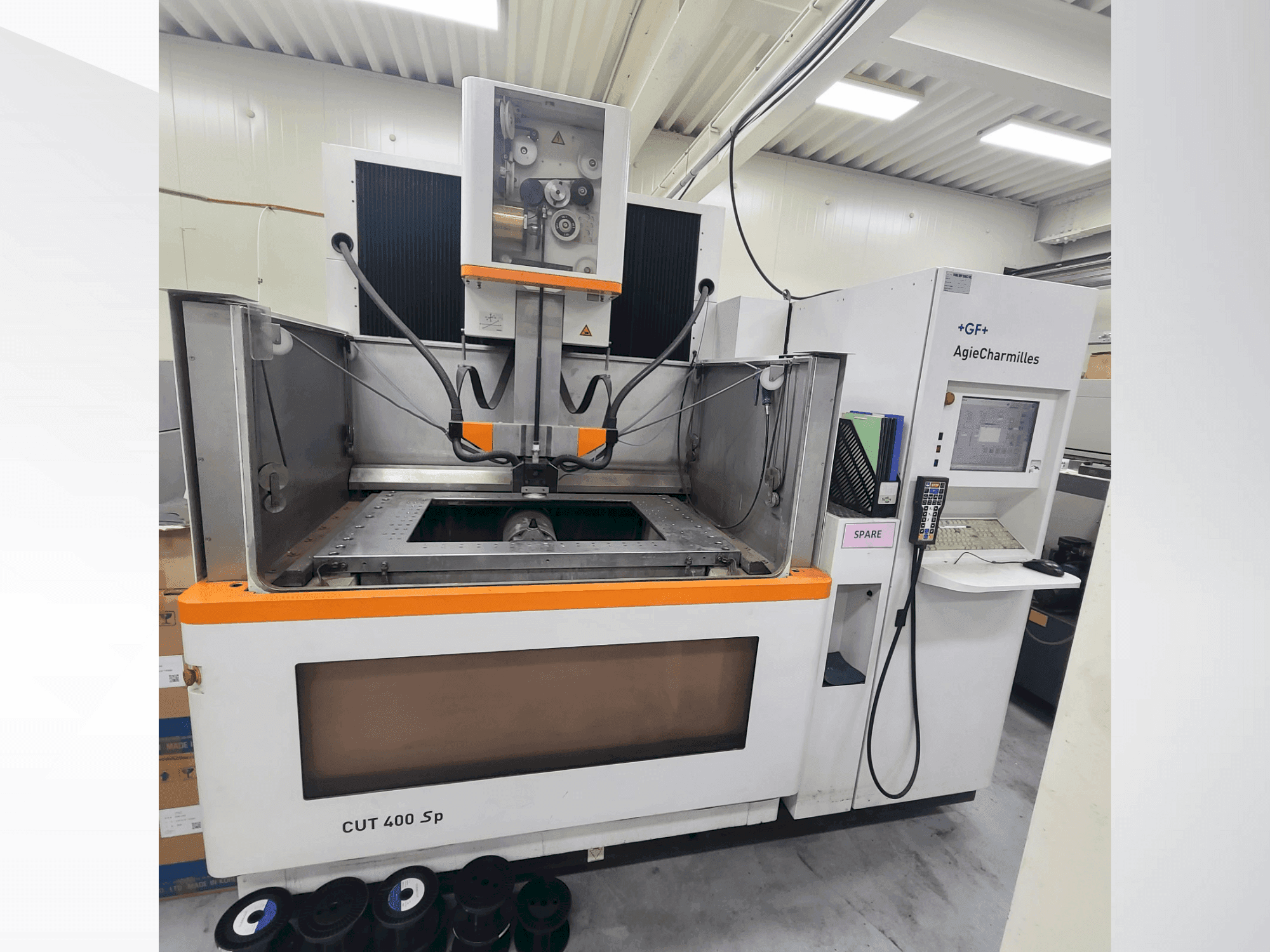 Vooraanzicht  van AGIE CUT 400 Sp  machine